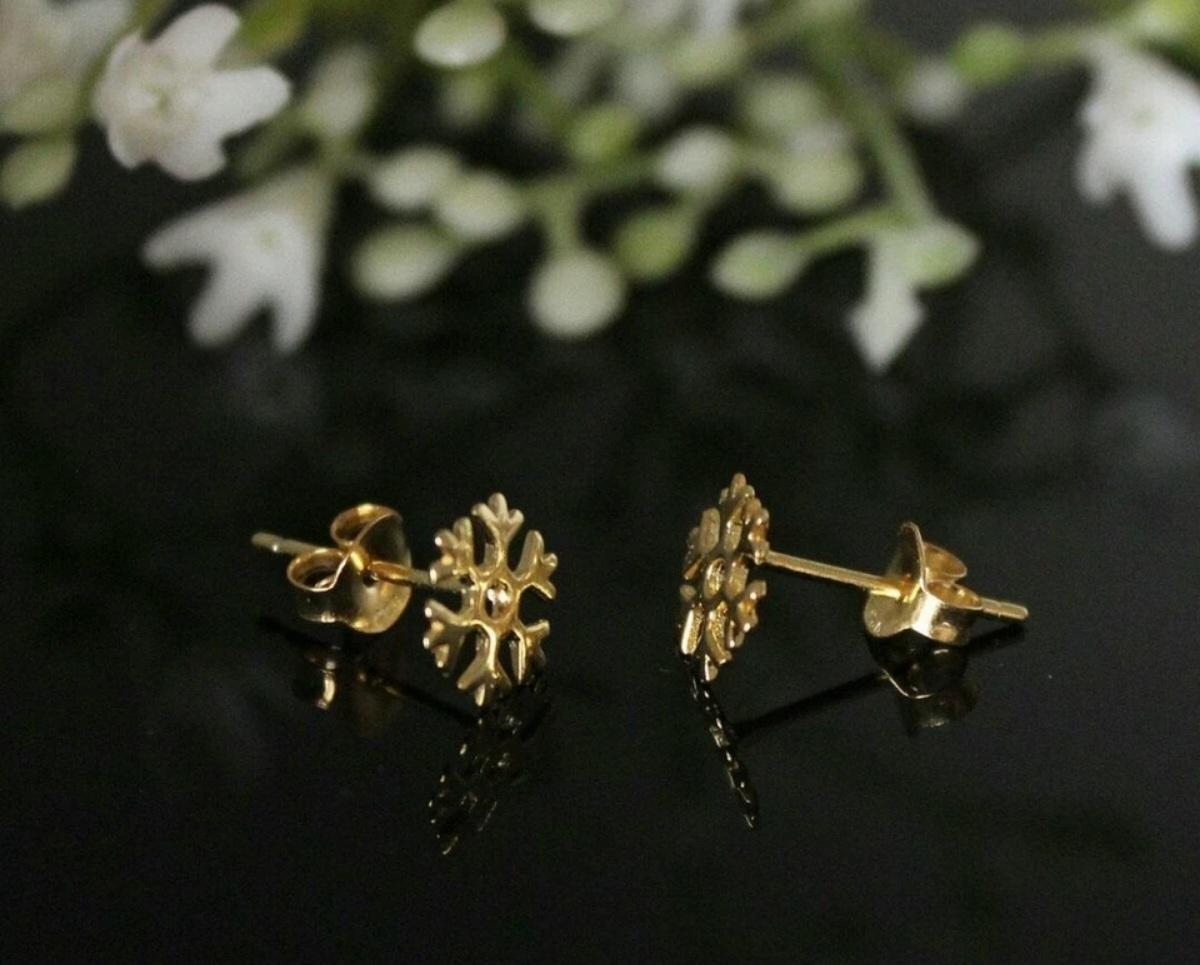 14k Or massif Flocon de neige Piercing d'oreille Piercing d'oreille nez en or délicat Cadeau Unisexe en vente