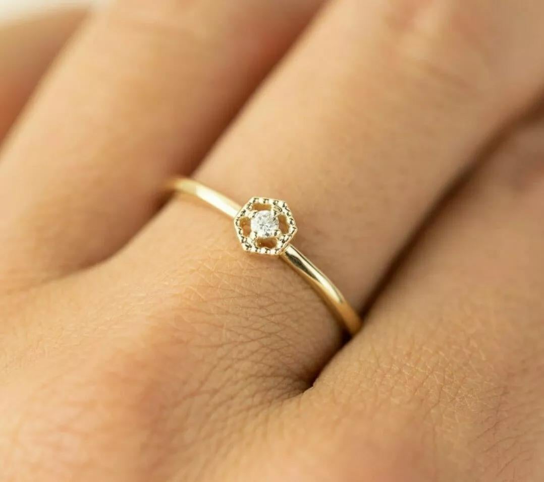 Bague de fiançailles en or massif 14k avec solitaire et diamant Neuf - En vente à Chicago, IL