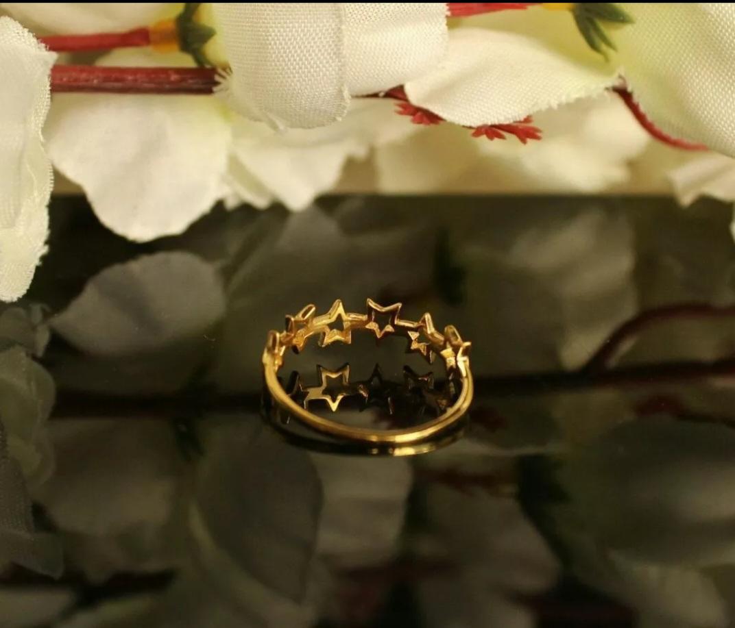 Anillo de oro macizo de 14 quilates Estrella Eternidad Anillo Estrella Celeste Anillo de pedida de diseño. en Nuevo estado para la venta en Chicago, IL