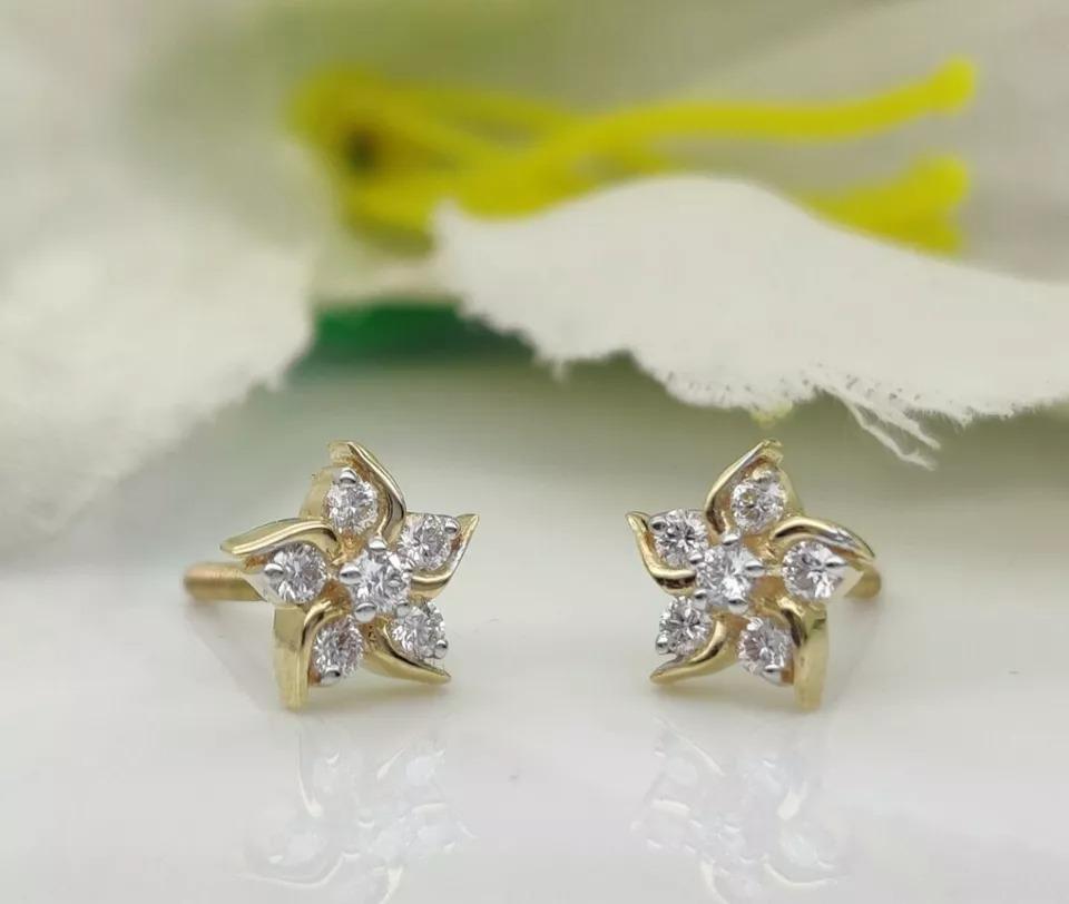 14k Solid Gold Star Stud Earring Natural Diamond Minimalist Gold Star Earring.
Geringes Gewicht, kann jeden Tag getragen werden

Zusätzliche Informationen:
Zustand: Neu mit Etiketten: Ein brandneuer, unbenutzter und ungetragener Artikel