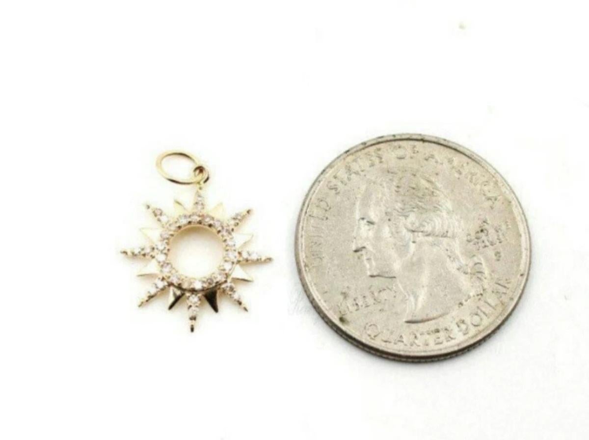 14K Solid Gold Sunburst Anhänger für Frauen Dainty Anhänger Weihnachtsgeschenk für Sie. (Art déco) im Angebot