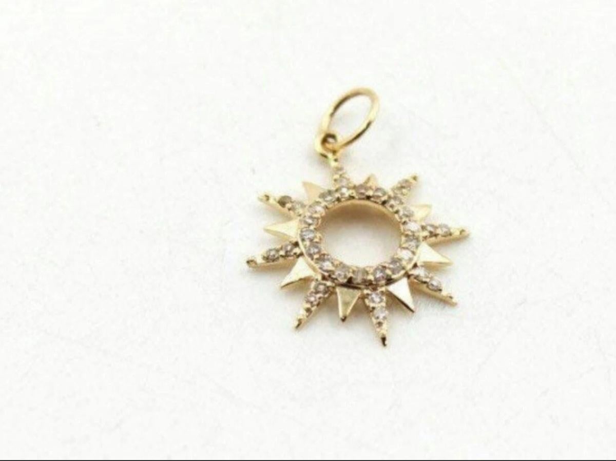 14K Solid Gold Sunburst Anhänger für Frauen Dainty Anhänger Weihnachtsgeschenk für Sie. im Zustand „Neu“ im Angebot in Chicago, IL