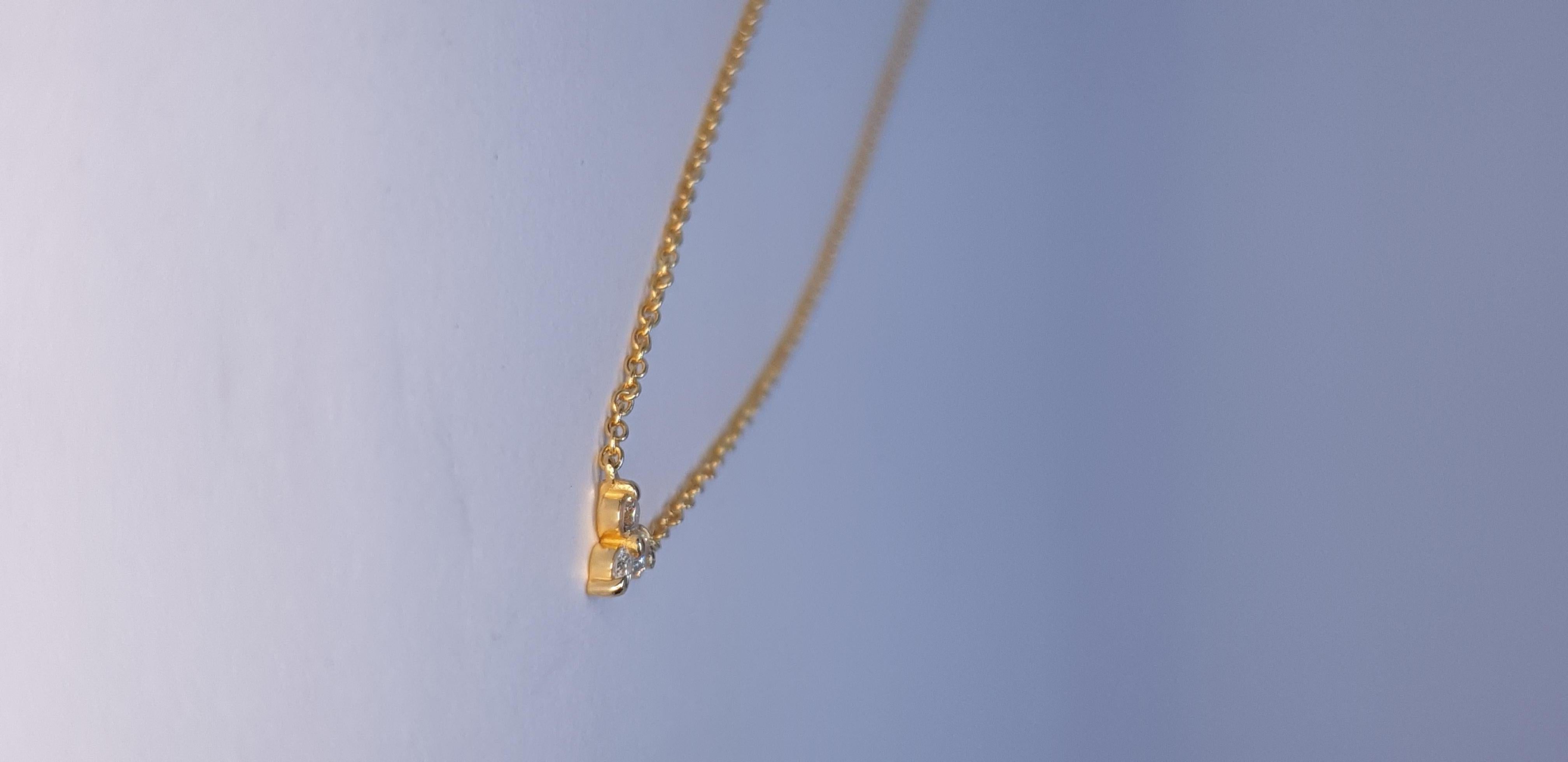 Collier en or massif 14K à trois diamants Breloque en diamant naturel. en vente 9