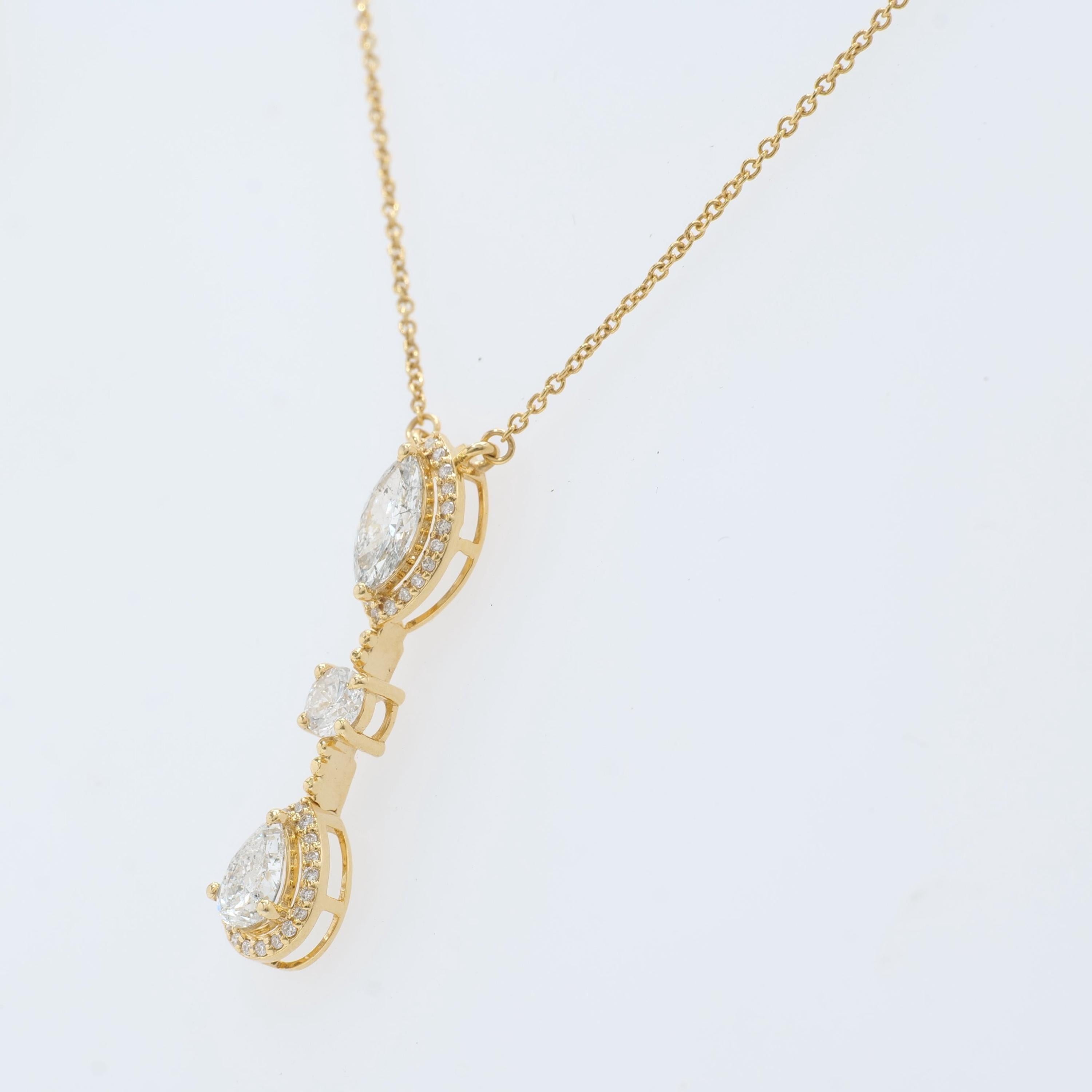 Collar De Tres Piedras De Oro Macizo De 14k Con Dimaantes Naturales (Certificados) en Nuevo estado para la venta en New Delhi, DL