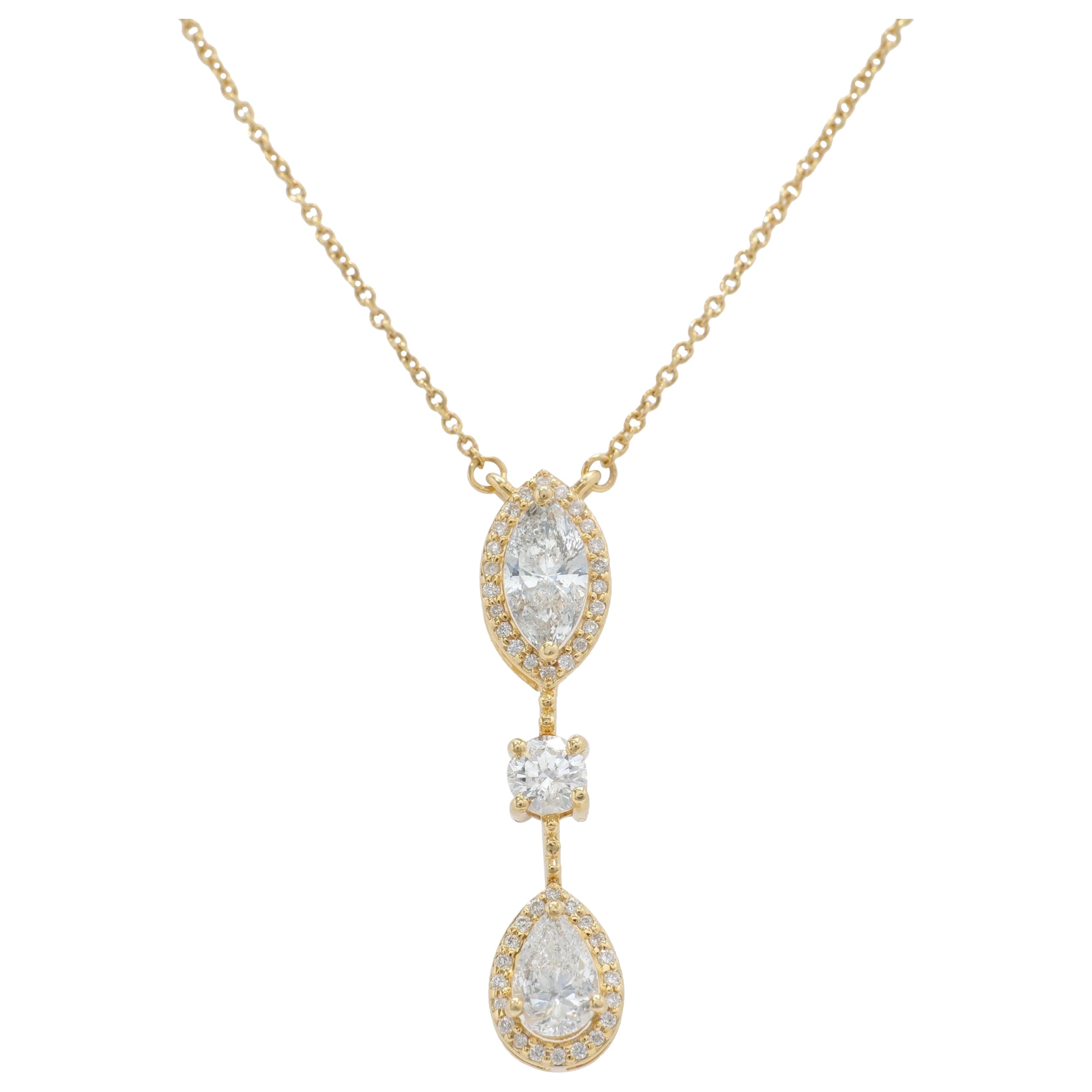 Collar De Tres Piedras De Oro Macizo De 14k Con Dimaantes Naturales (Certificados) en venta
