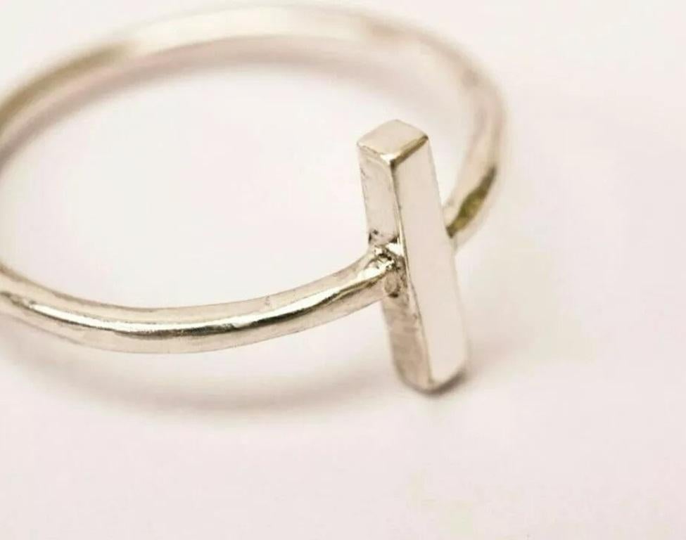 Bague délicate pour femmes en or massif 14 carats à barre verticale faite à la main Neuf - En vente à Chicago, IL