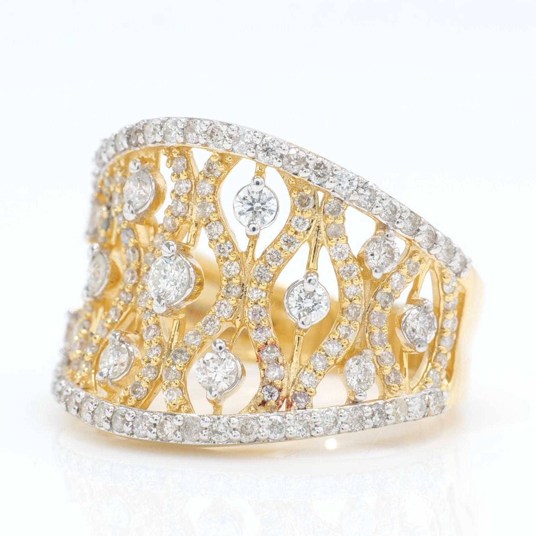 Anillo de oro macizo de 14 quilates con diamantes naturales (certificado) en Nuevo estado para la venta en New Delhi, DL