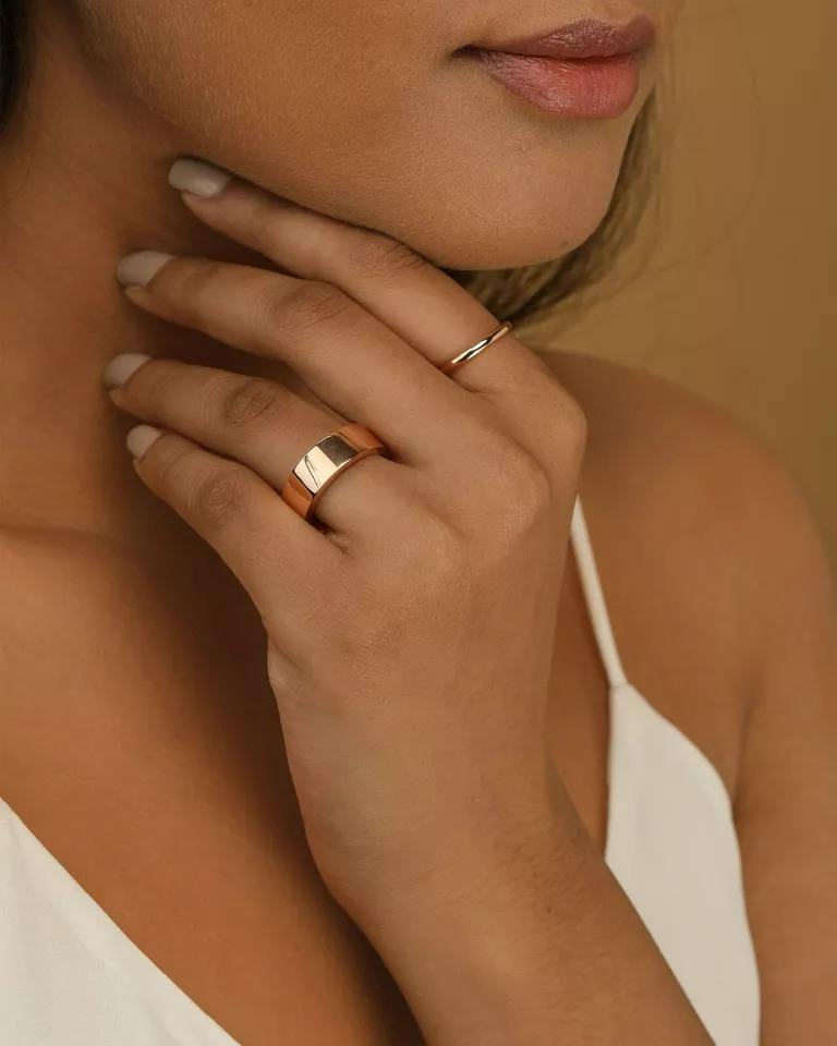 Femenino o masculino Anillo de compromiso de oro rosa macizo de 14k en venta
