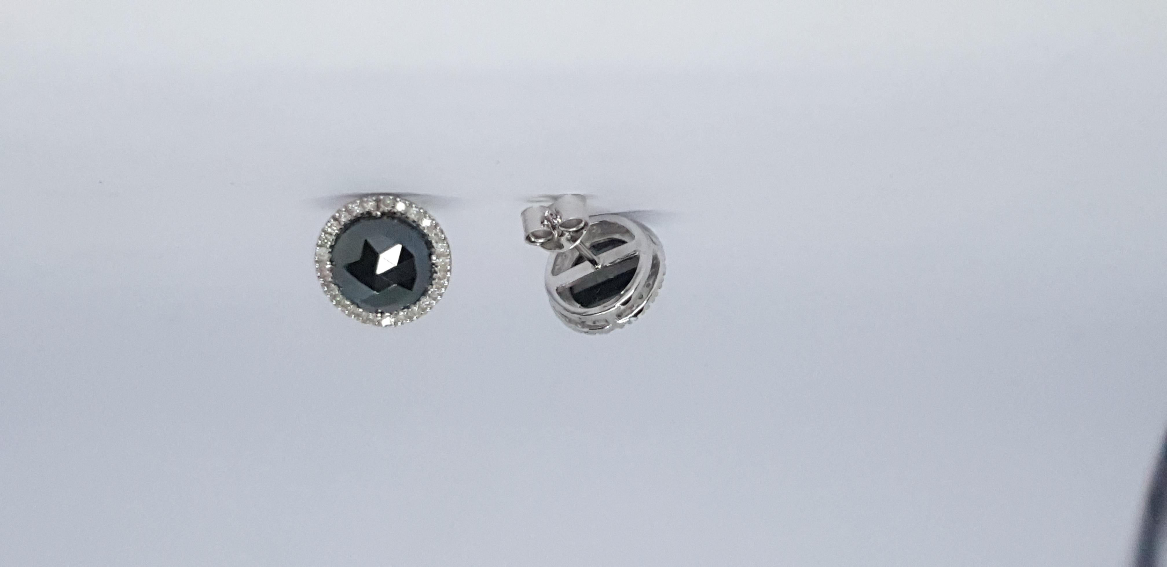 Boucles d'oreilles en or blanc massif 14K serties de diamants et de spinelles pour femmes. en vente 3