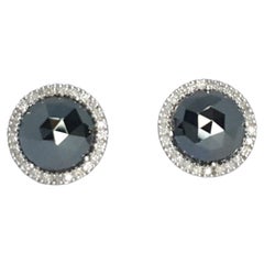 Boucles d'oreilles en or blanc massif 14K serties de diamants et de spinelles pour femmes.