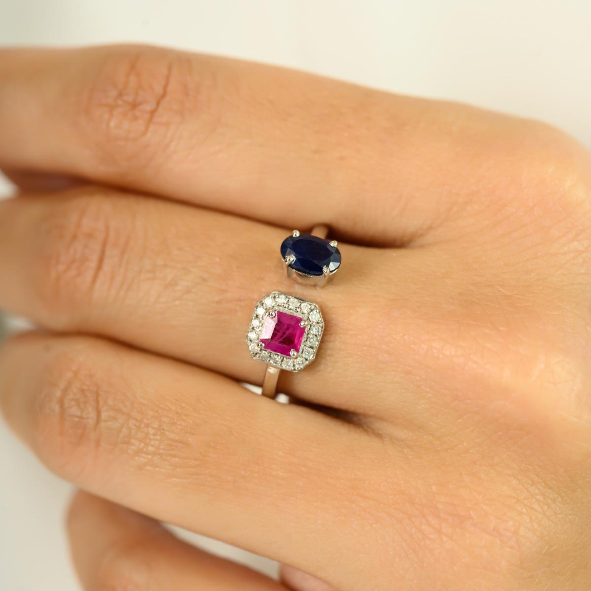 Im Angebot: Offener Ring aus 14 Karat massivem Weißgold mit natürlichem Rubin und Saphir mit Diamant-Halo () 8