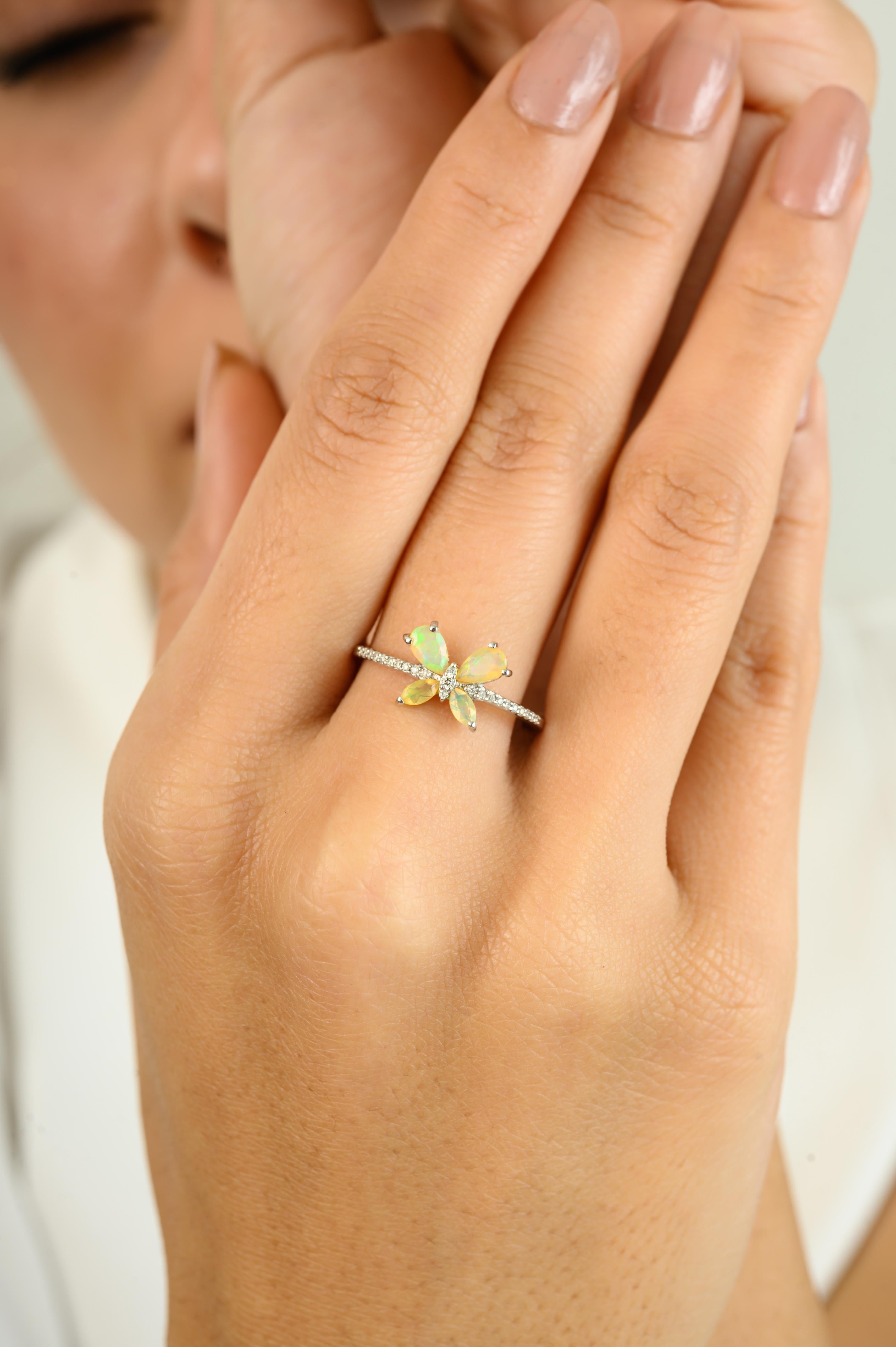 Im Angebot: 14 Karat massiver Weißgold Opal-Schmetterlingsring mit Marquise- und Birnenschliff-Edelsteinen () 4