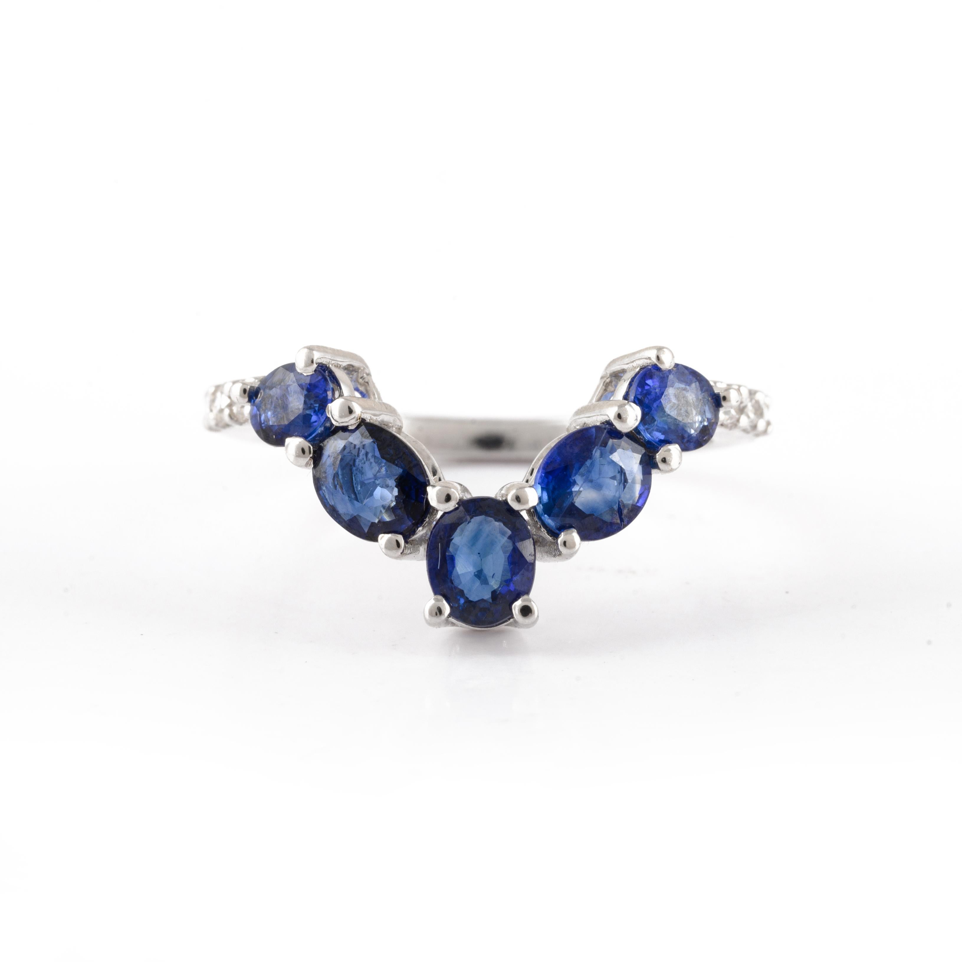 For Sale:  14k Solid White Gold Oval Blue Sapphire Chevron Ring with Flanked Diamonds 3
