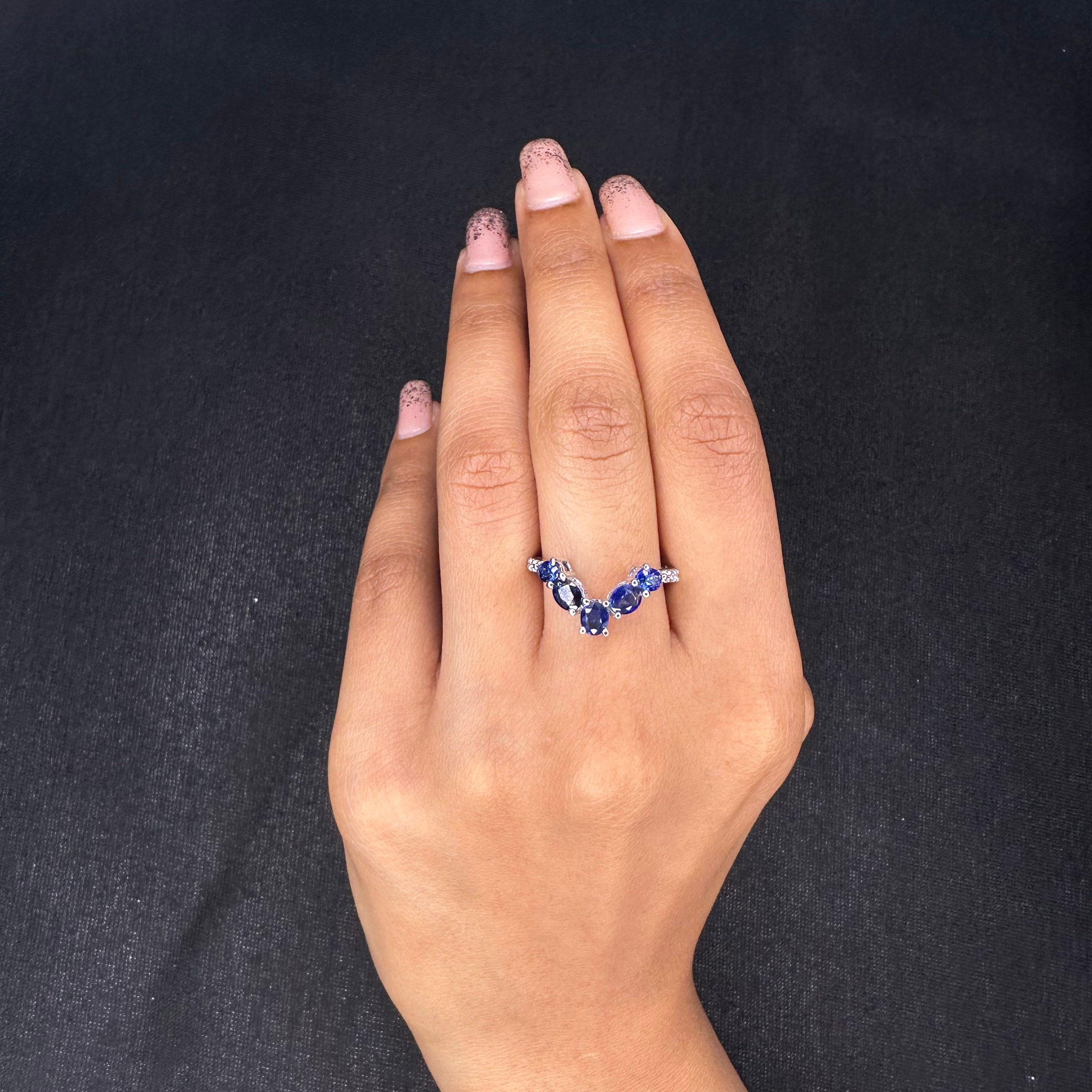 For Sale:  14k Solid White Gold Oval Blue Sapphire Chevron Ring with Flanked Diamonds 2