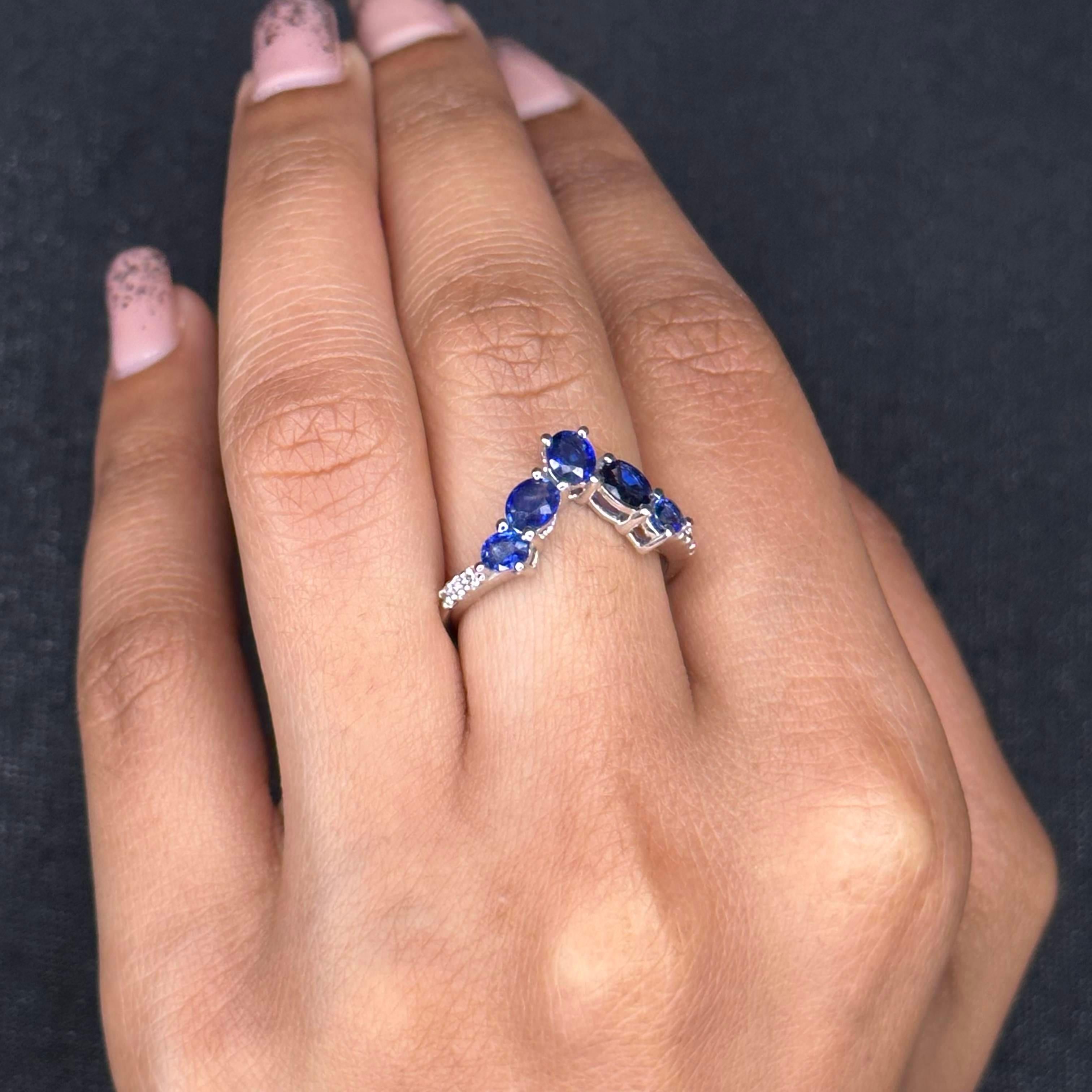 For Sale:  14k Solid White Gold Oval Blue Sapphire Chevron Ring with Flanked Diamonds 4