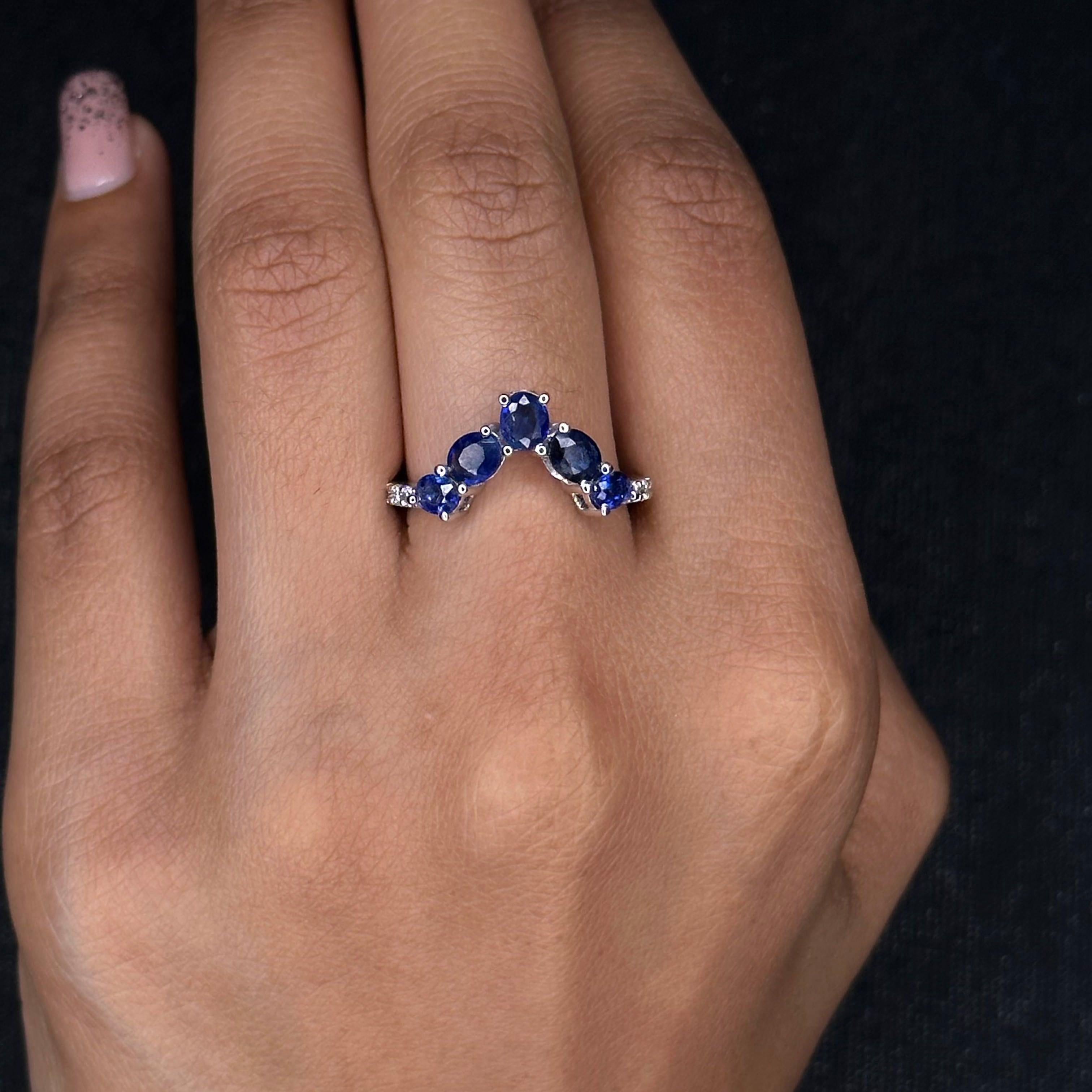 For Sale:  14k Solid White Gold Oval Blue Sapphire Chevron Ring with Flanked Diamonds 8