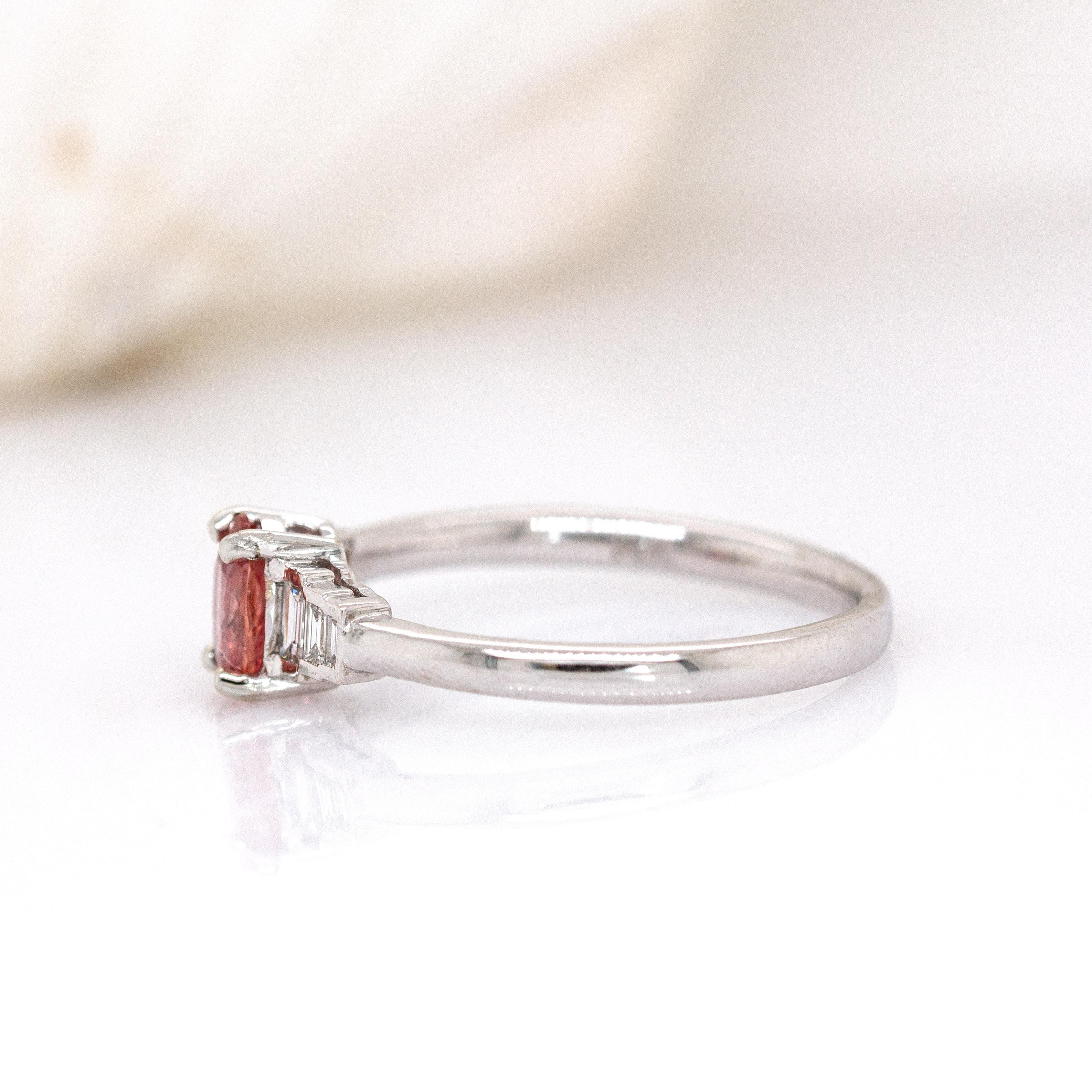 Anillo de zafiro Padparadscha de oro blanco macizo de 14 quilates: Detalles de diamantes extraídos de la tierra en Nuevo estado para la venta en Columbus, OH