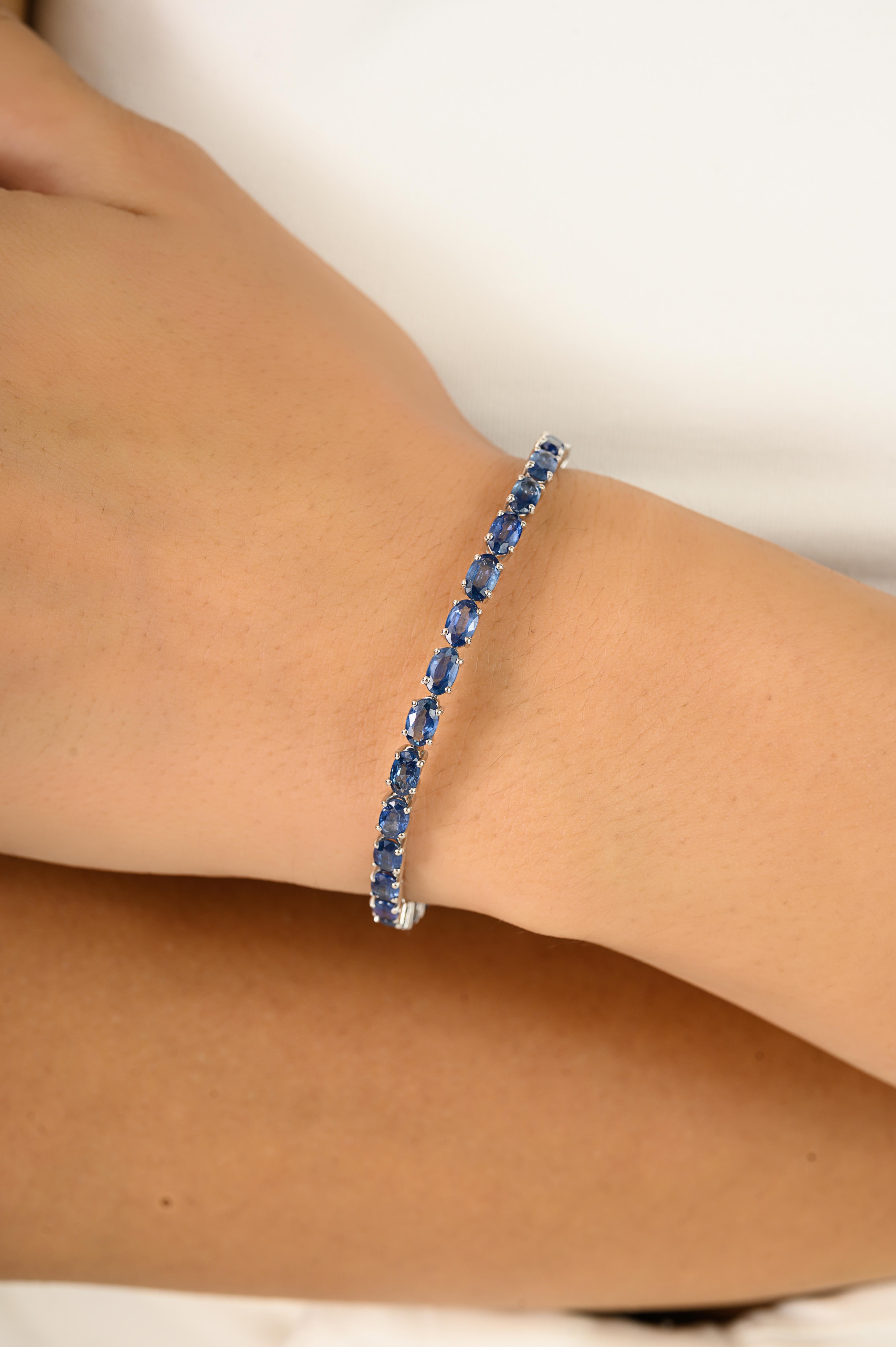 14K Solid White Gold Tennis Bracelet with 10 Ct Oval Cut Natural Blue Sapphire In New Condition For Sale In New York, NY