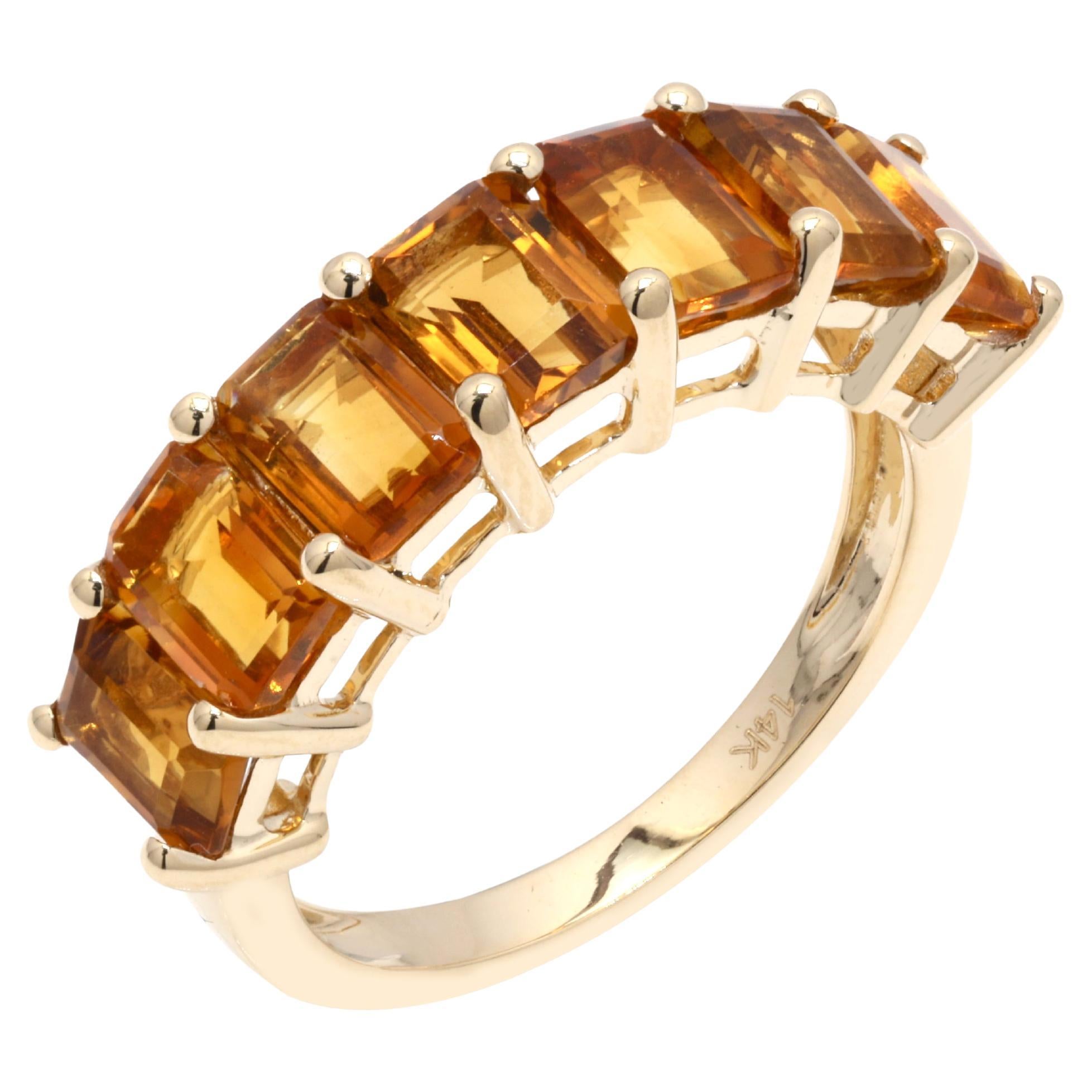 Anillo de oro amarillo macizo de 14 quilates con media banda eterna de citrino de 3,83 quilates