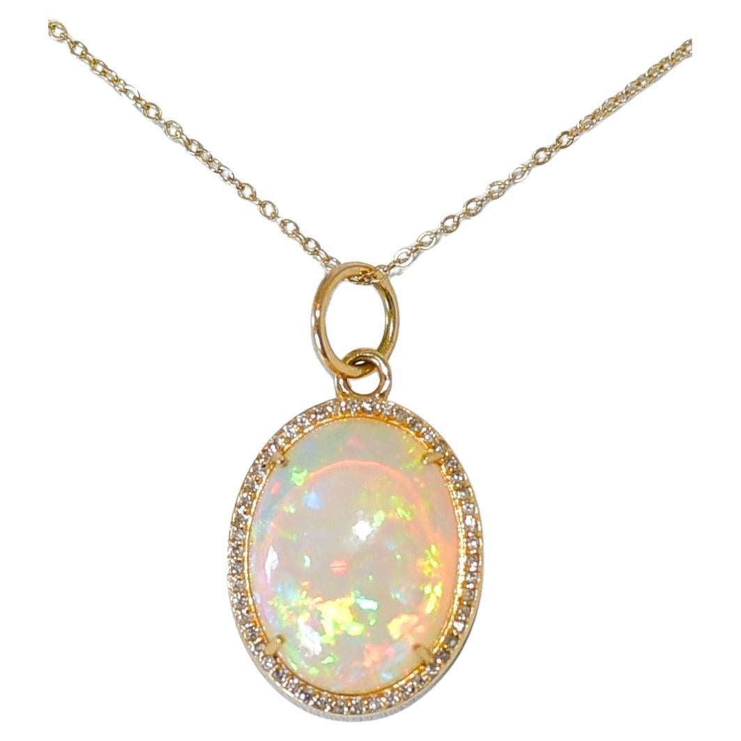 14k Solid Yellow Gold 6.11CT Oval Shape Natural Opal 0.17CT Diamond Necklace  For Sale