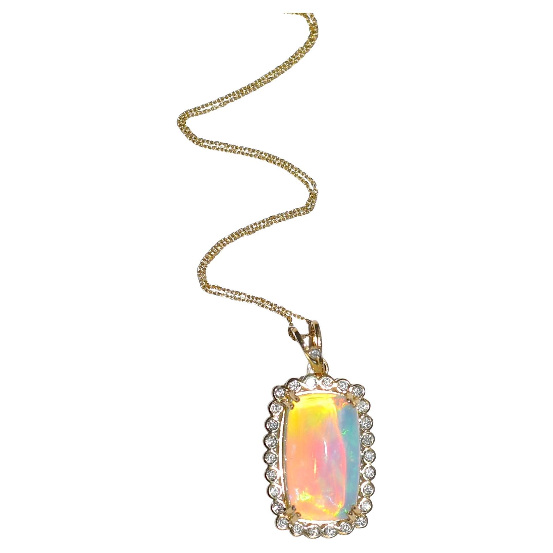 Collier en or jaune 14k massif 7.51CT Opale Naturelle 0.42CT Diamant