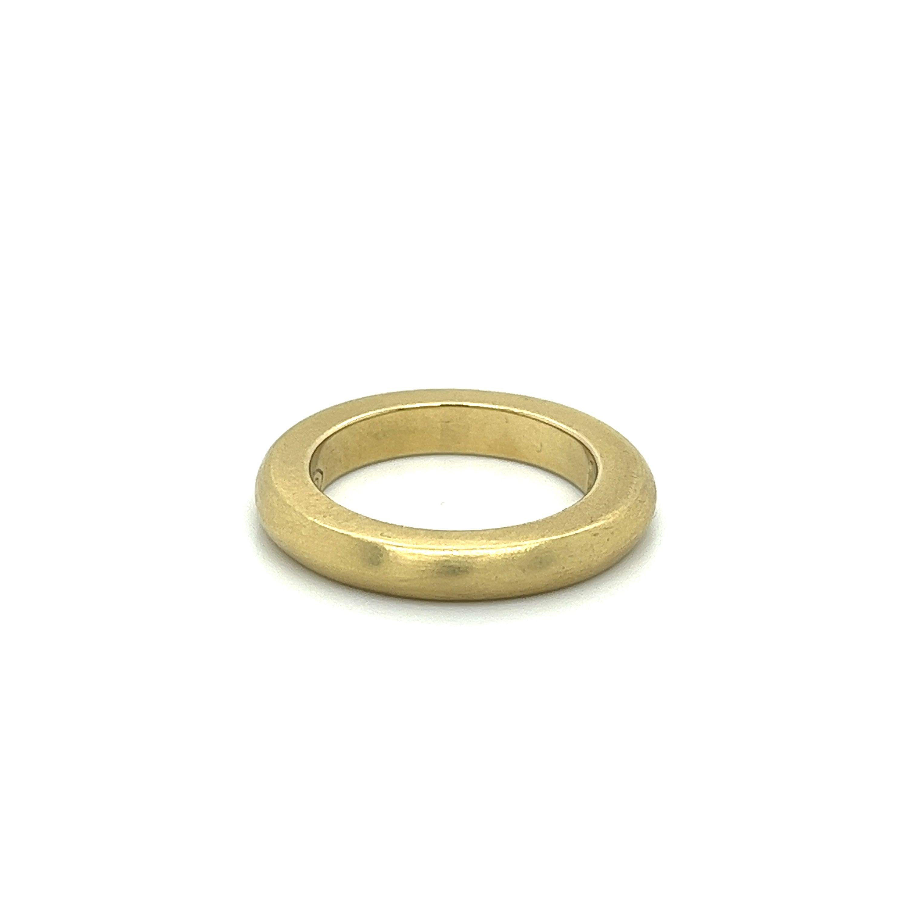A 14k solid gold ring by Mignon Faget with a brushed gold finish is the epitome of sophistication. This rounded and thick ring is designed to sit prominently above the finger, making it a statement piece that's sure to turn heads.

Comes with free