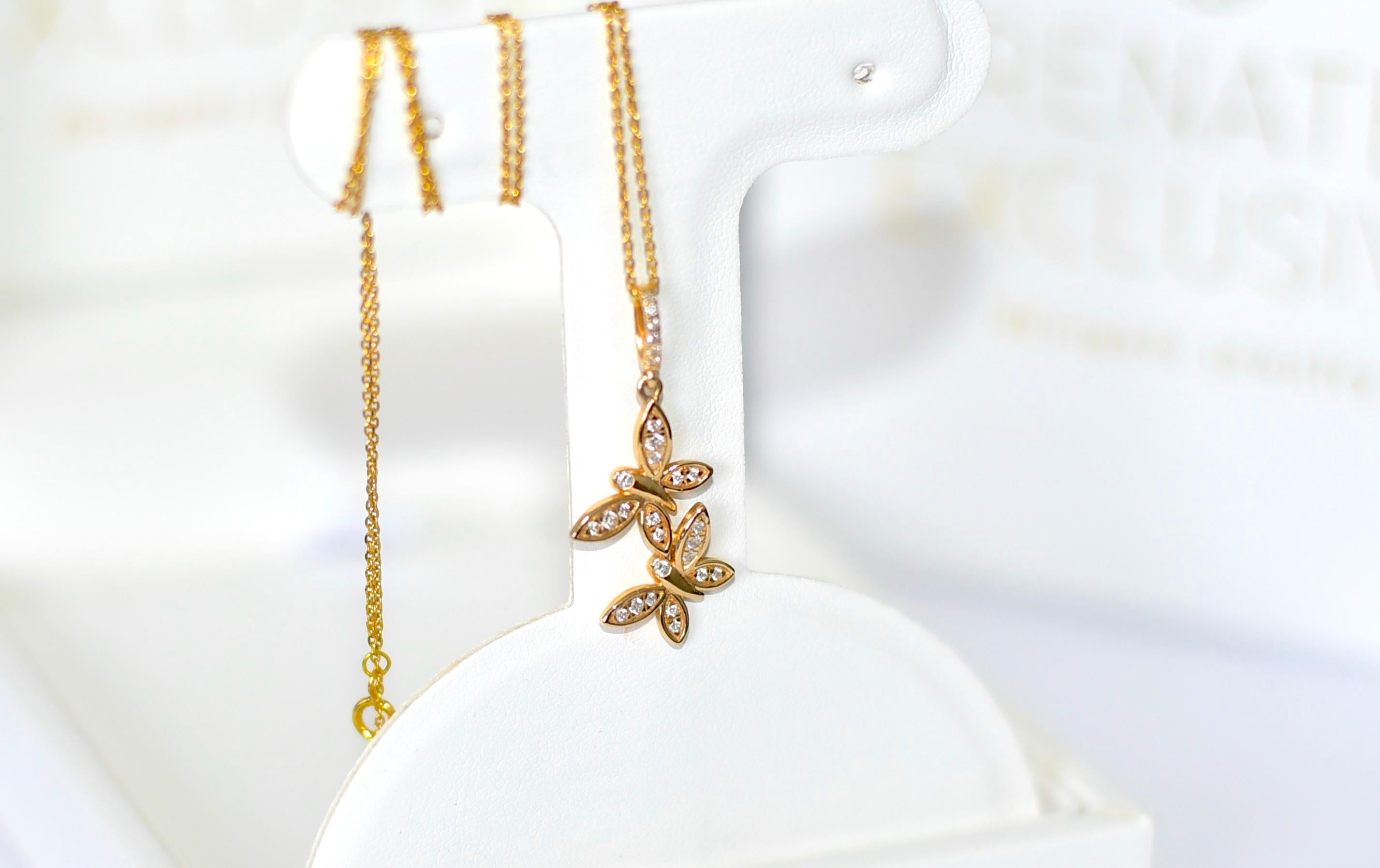 Collier papillon en or jaune massif 14K Neuf - En vente à Astoria, NY