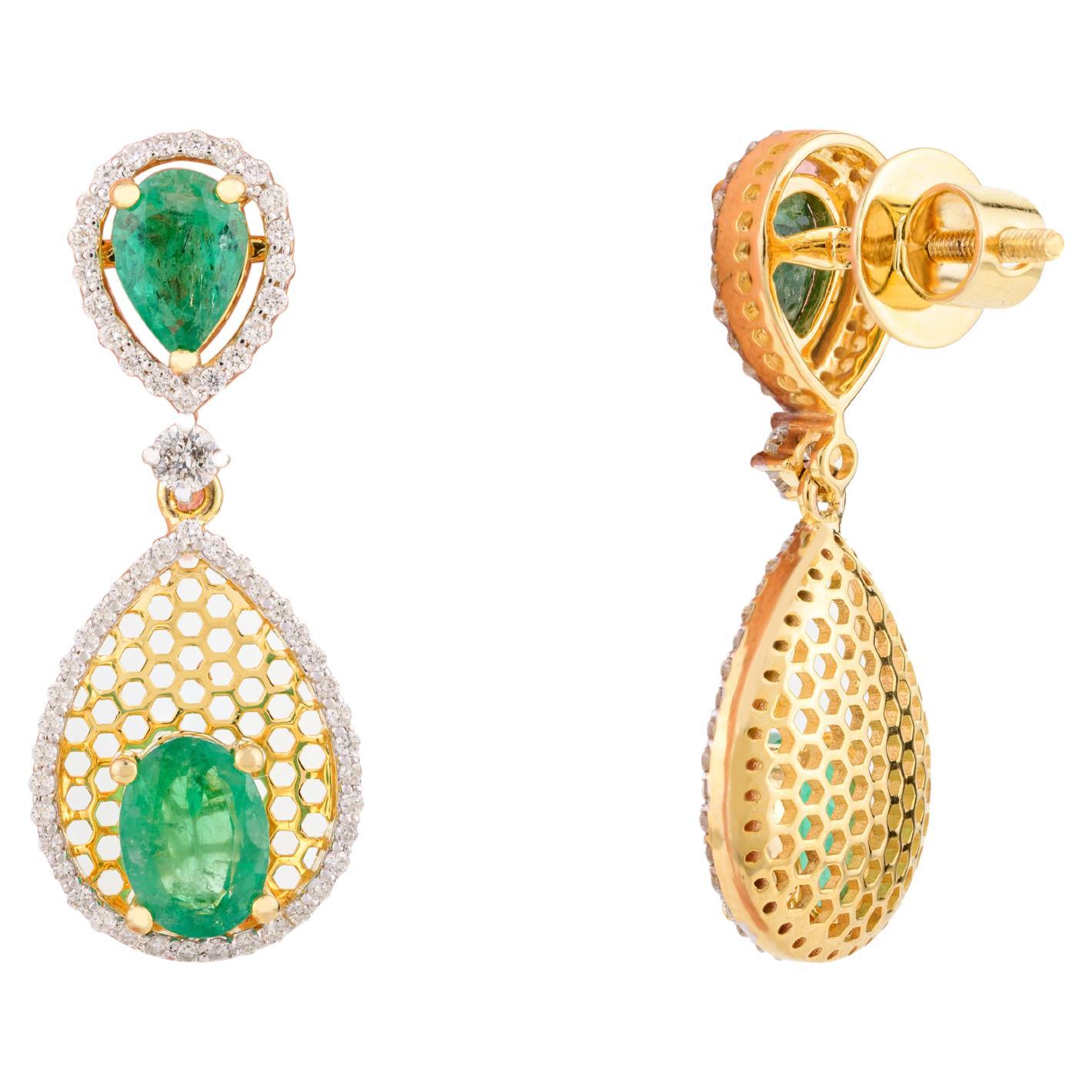 Boucles d'oreilles pendantes en or jaune 14k certifié émeraude et diamant pour le mariage