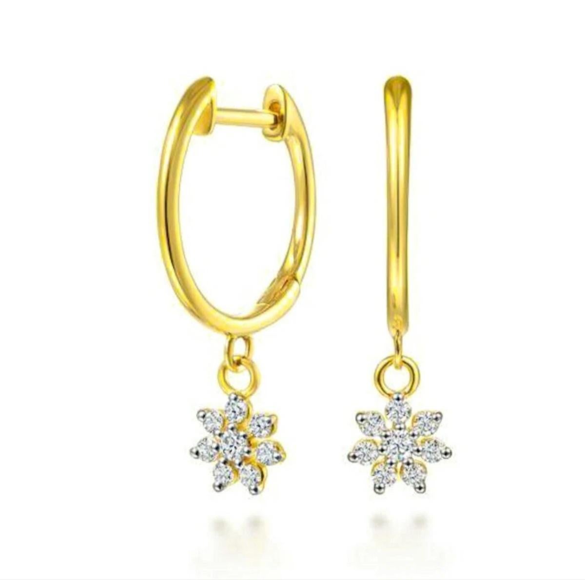 Taglio rotondo Orecchino a cerchio con diamante in oro giallo massiccio 14K Orecchino a goccia con fiore Regalo d'oro. in vendita