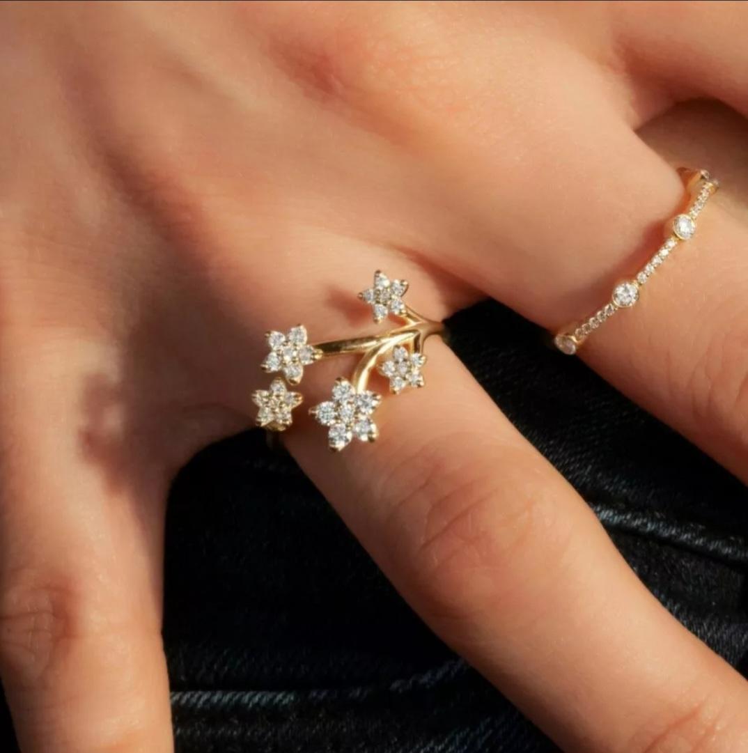 Art déco Bague en or jaune massif 14K avec fleur en diamant Cadeau de fin d'études Bague en or. en vente
