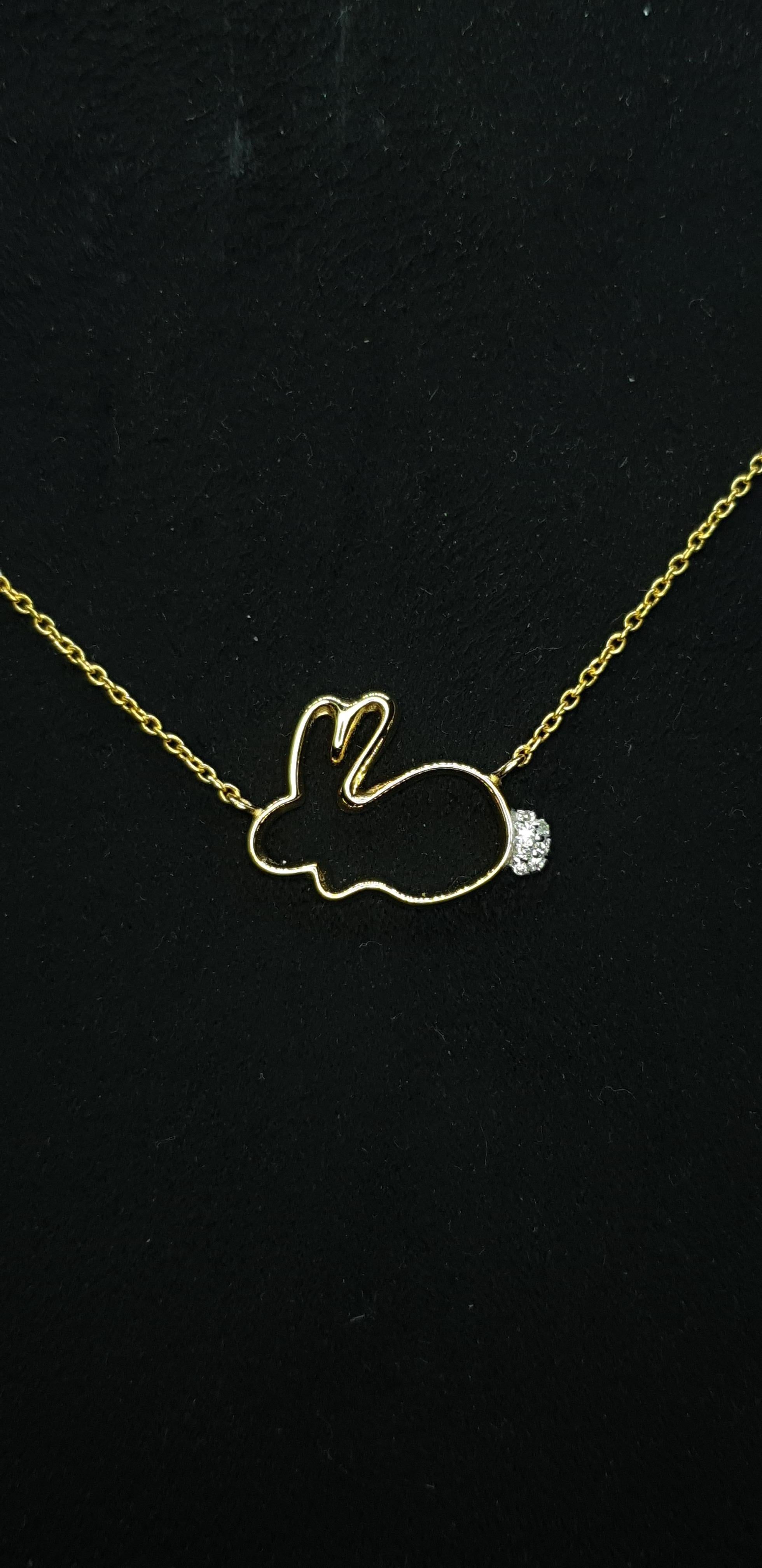 Collier Lapin en or jaune massif 14K avec diamants Dainty en vente 5