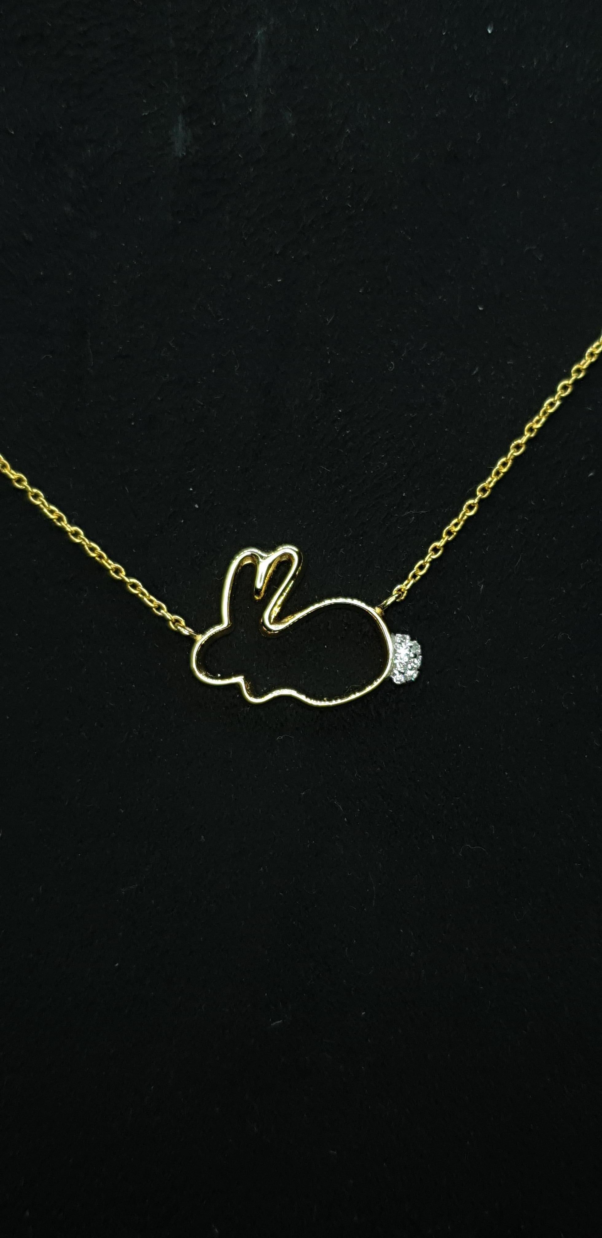 Collier Lapin en or jaune massif 14K avec diamants Dainty en vente 4