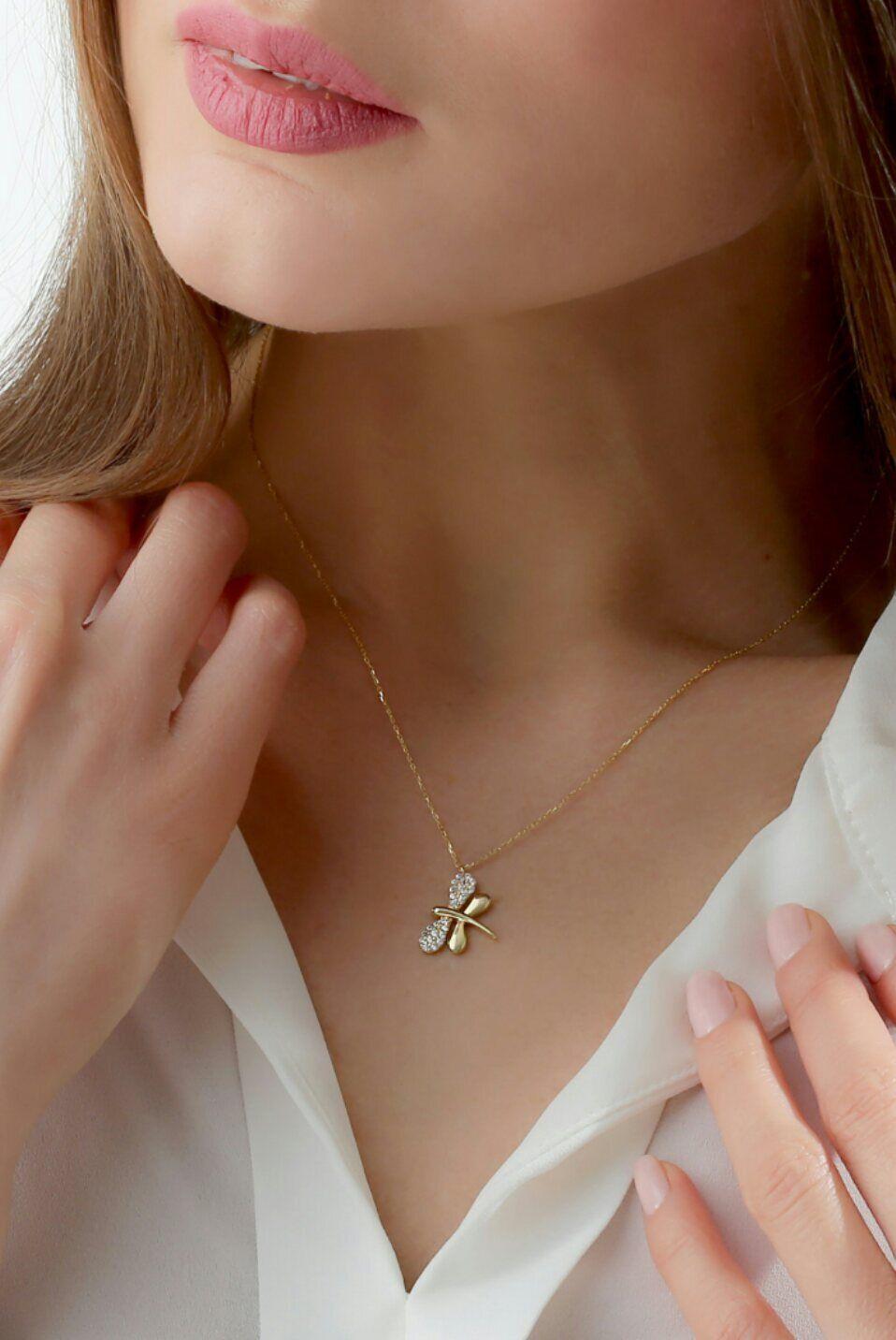Brilliant Cut 14k Solid Yellow Gold Dragonfly Diamond Necklace Pendant Gold Dragonfly Necklace For Sale