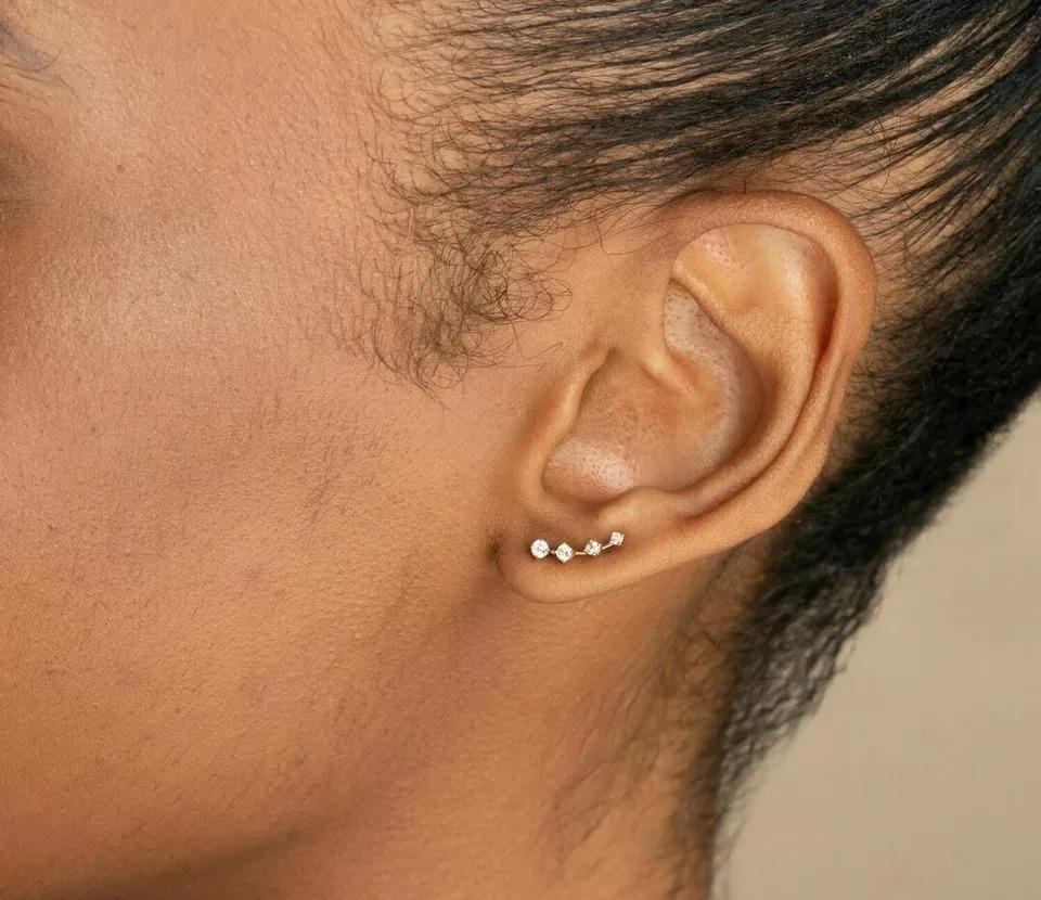 14k Solid Yellow Gold Ear Climber Diamond Pave Earring In New Condition For Sale In Chicago, IL