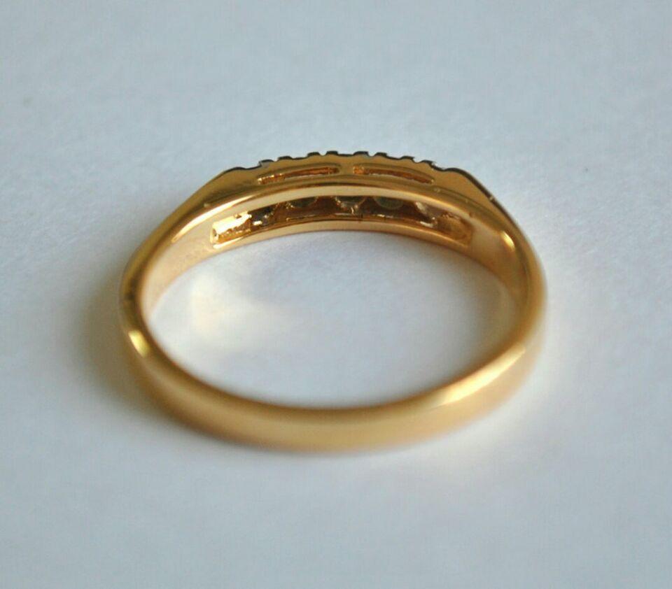 Round Cut 14k Solid Yellow Gold Five Diamond Band Ring For Sale