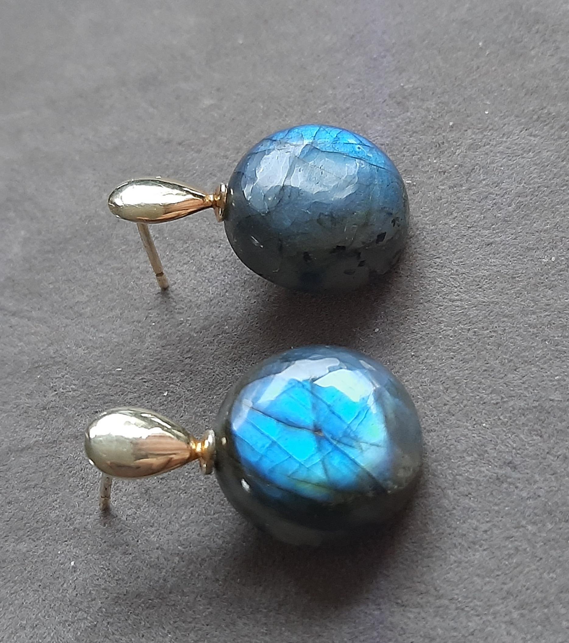 Orecchini in oro giallo massiccio 14K a forma di pera piatta con punte di Labradorite a forma rotonda in vendita 2