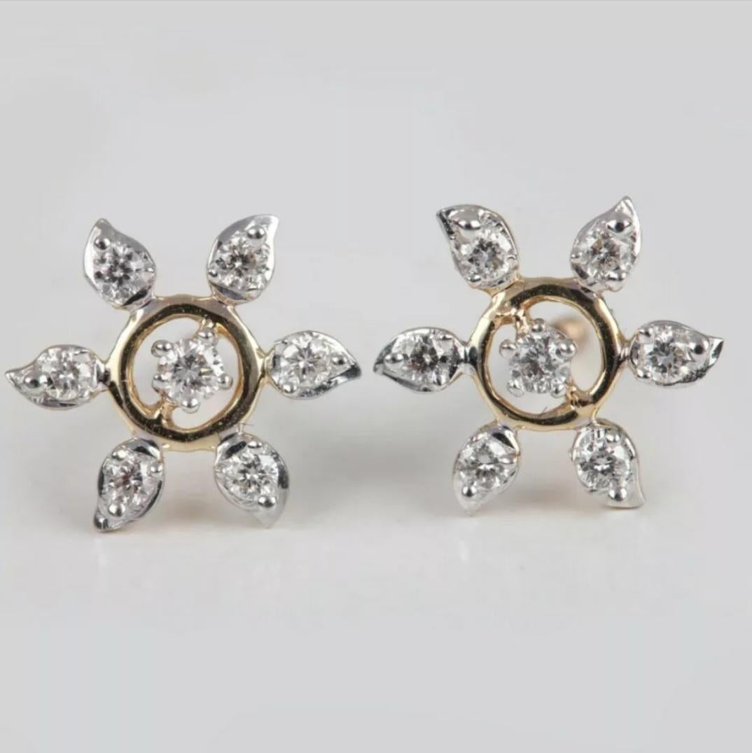 14K Solid Yellow Gold Floral Stud Earrings Birthday Minimalist Jewelry Gift In New Condition For Sale In Chicago, IL