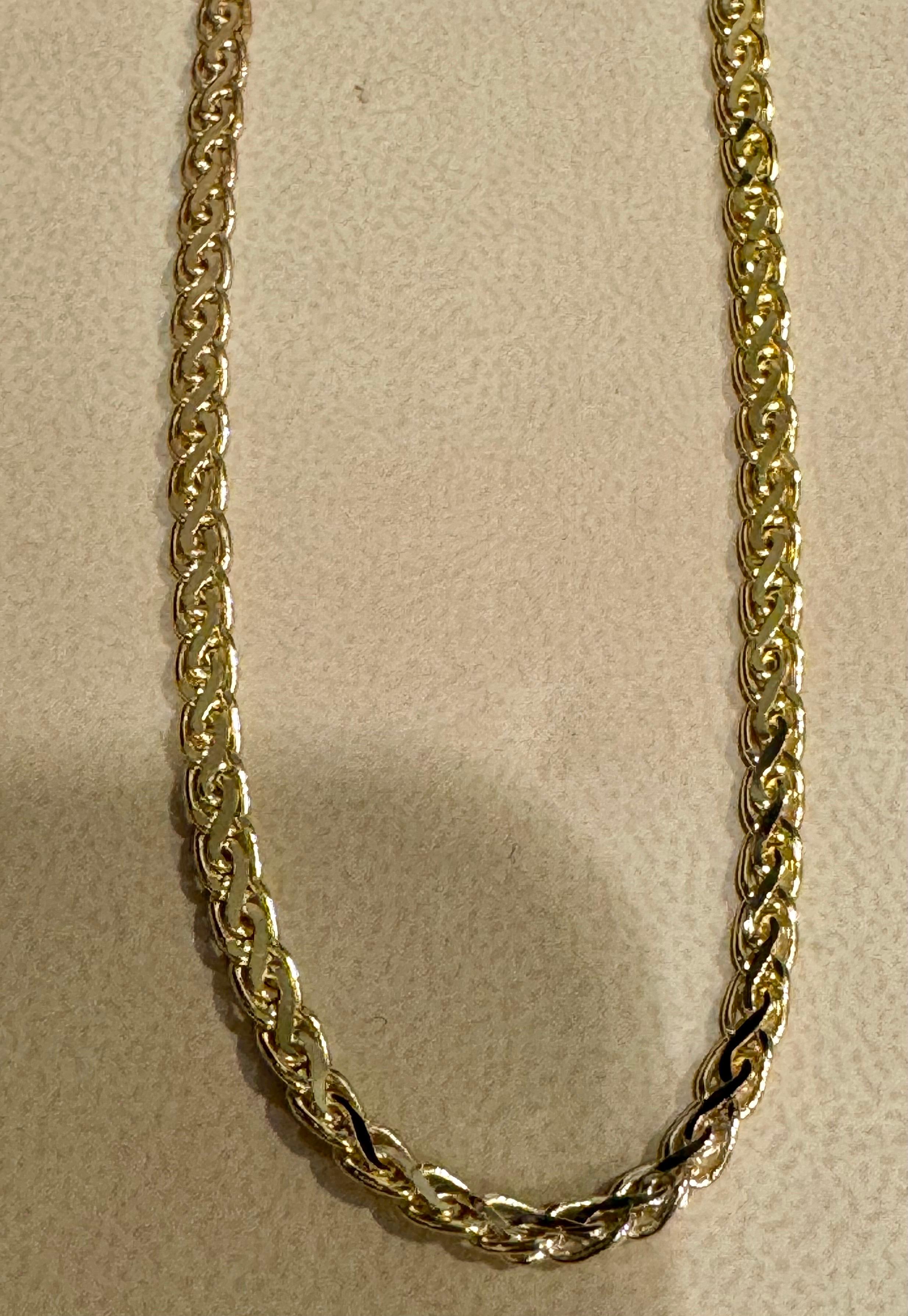 Chaîne à maillons en S en or jaune 14K
Pour ceux qui sont à la recherche de bijoux en or authentiques et de haute qualité, cette chaîne à maillons Vintage 14 Kt Yellow Gold est un incontournable. Fabriquée en or massif 14 carats, cette chaîne est à