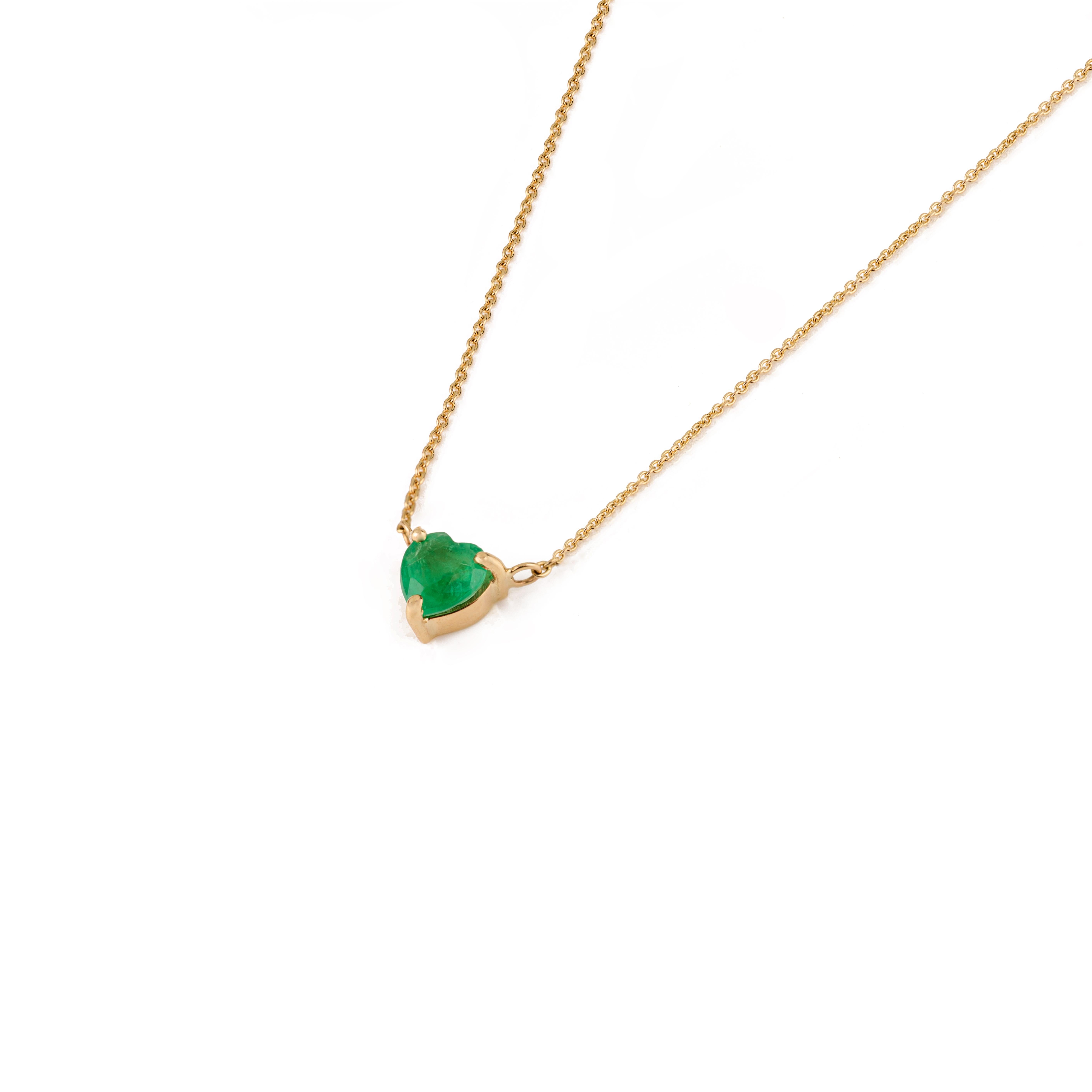 14k Solid Yellow Gold Heart-Cut Emerald Pendant Necklace Prong Set Fine Jewelry In New Condition For Sale In New York, NY