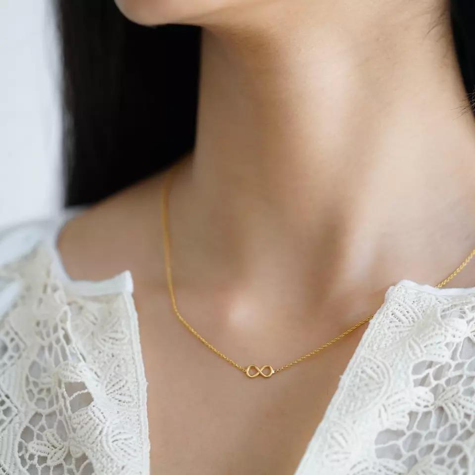 14K Solid Yellow Gold Infinity Wedding Necklace In New Condition For Sale In Chicago, IL