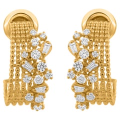 Pendientes de aro en forma de C de diamantes minimalistas en oro amarillo macizo de 14 quilates