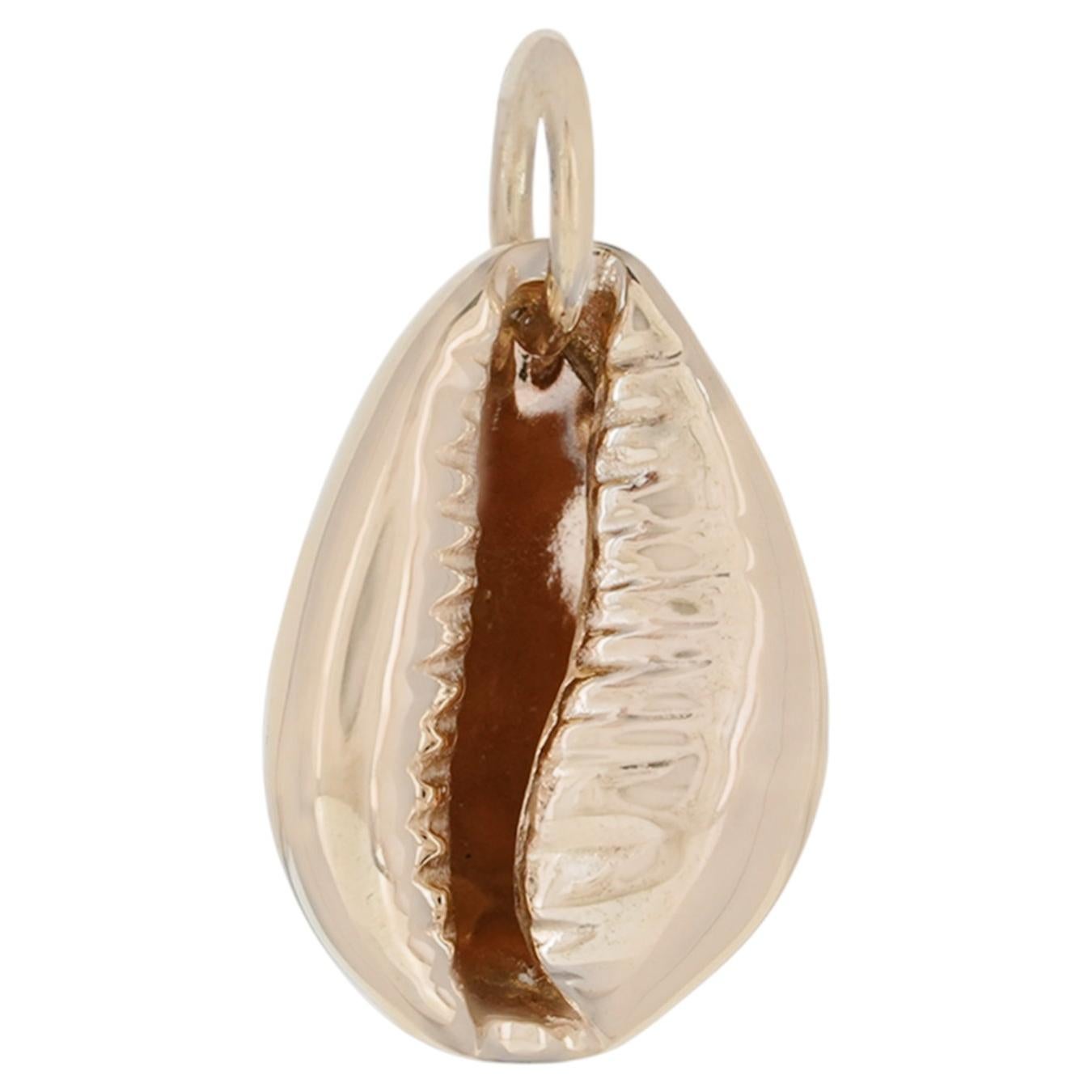 14k Solid Yellow Gold Minimalist Shell Charm Pendant Fine Jewelry For Sale