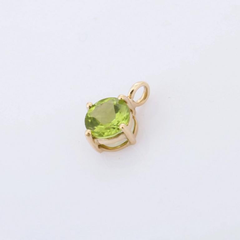Round Cut 14K Solid Yellow Gold Minimalist Solitaire Peridot Pendant for Women For Sale