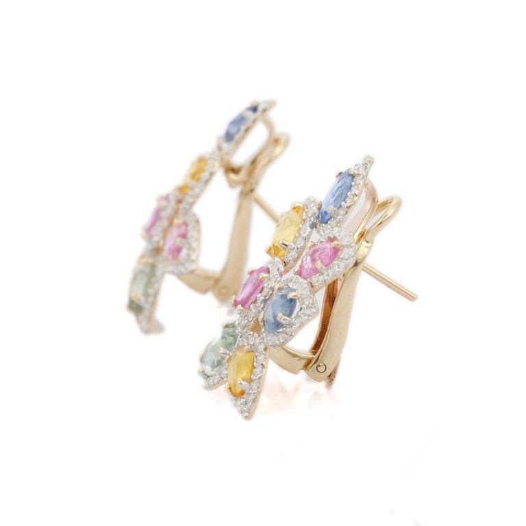 Orecchini floreali tempestati di diamanti e zaffiri in oro giallo massiccio 14k in vendita 2
