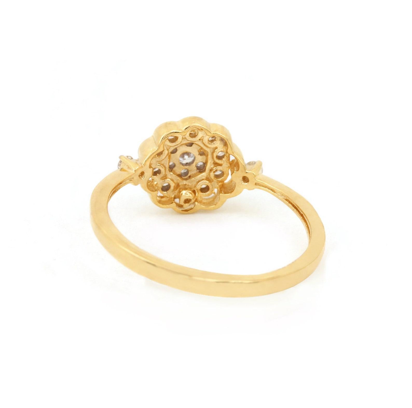 Bague solitaire en or jaune massif 14K avec diamant naturel Floral Design Cadeau pour elle en vente 3
