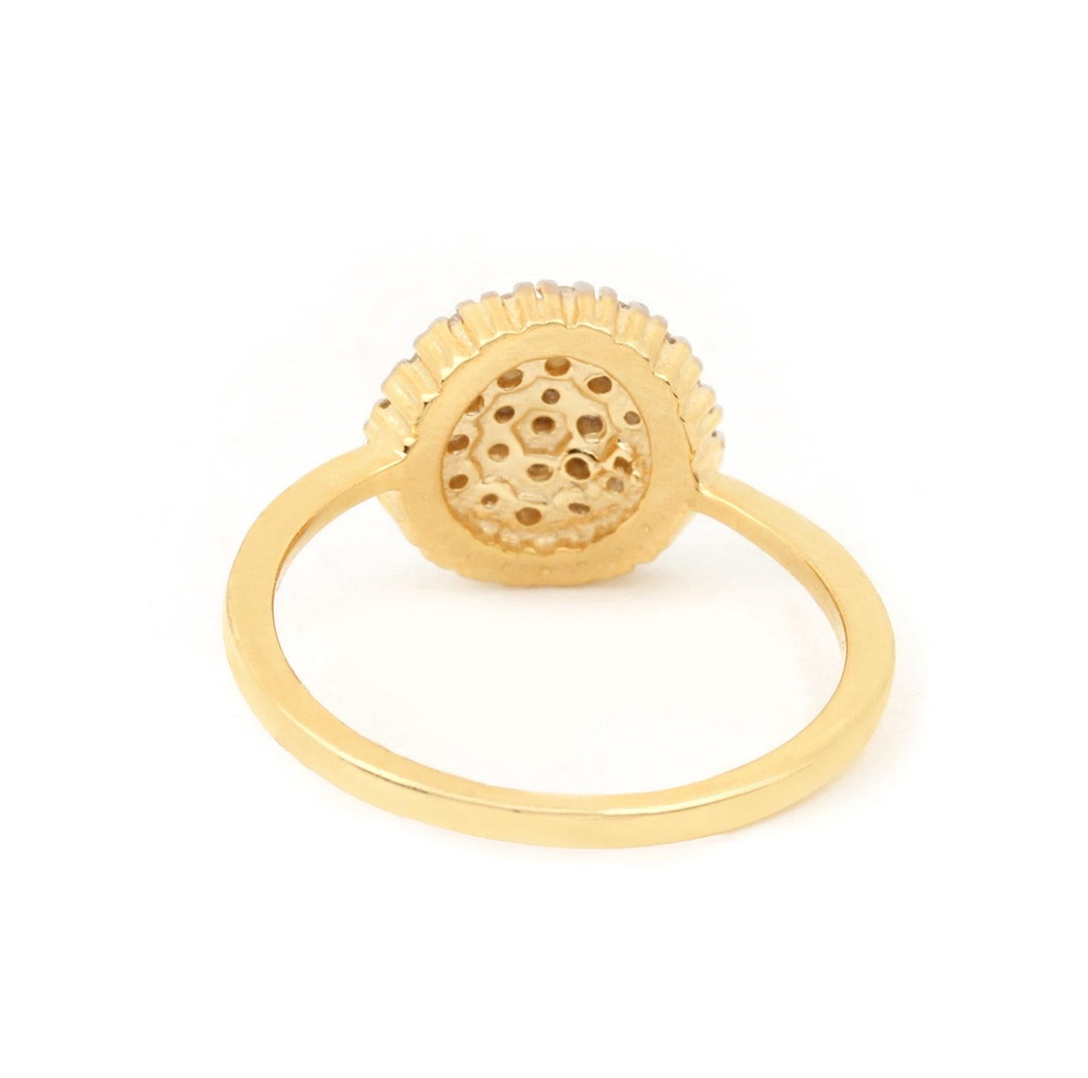 Taille brillant Bague en or jaune massif 14k avec diamant naturel pavé Belle bague de mariage empilable. en vente