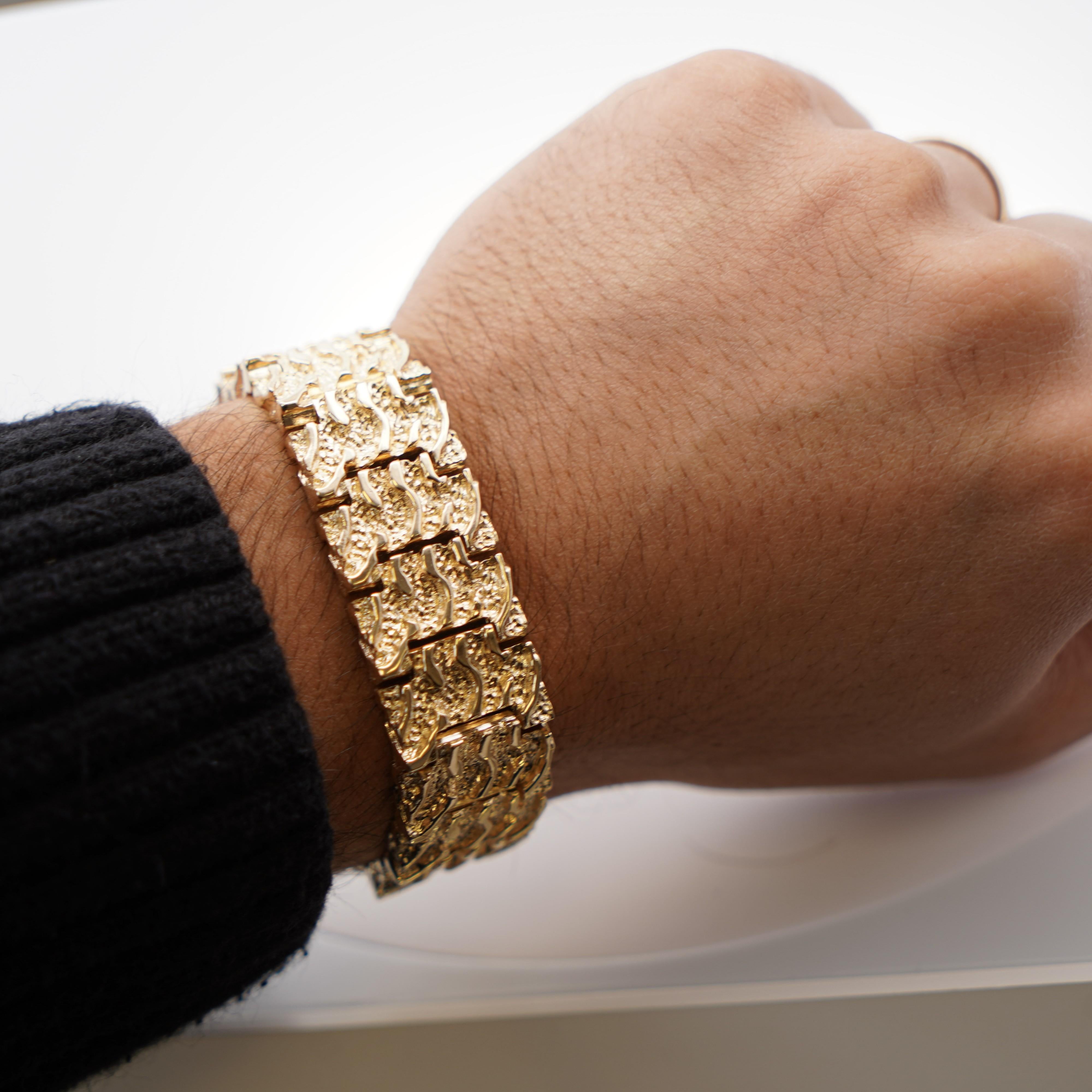 14K massivem Gelbgold Nugget Link Herrenarmband im Angebot 1