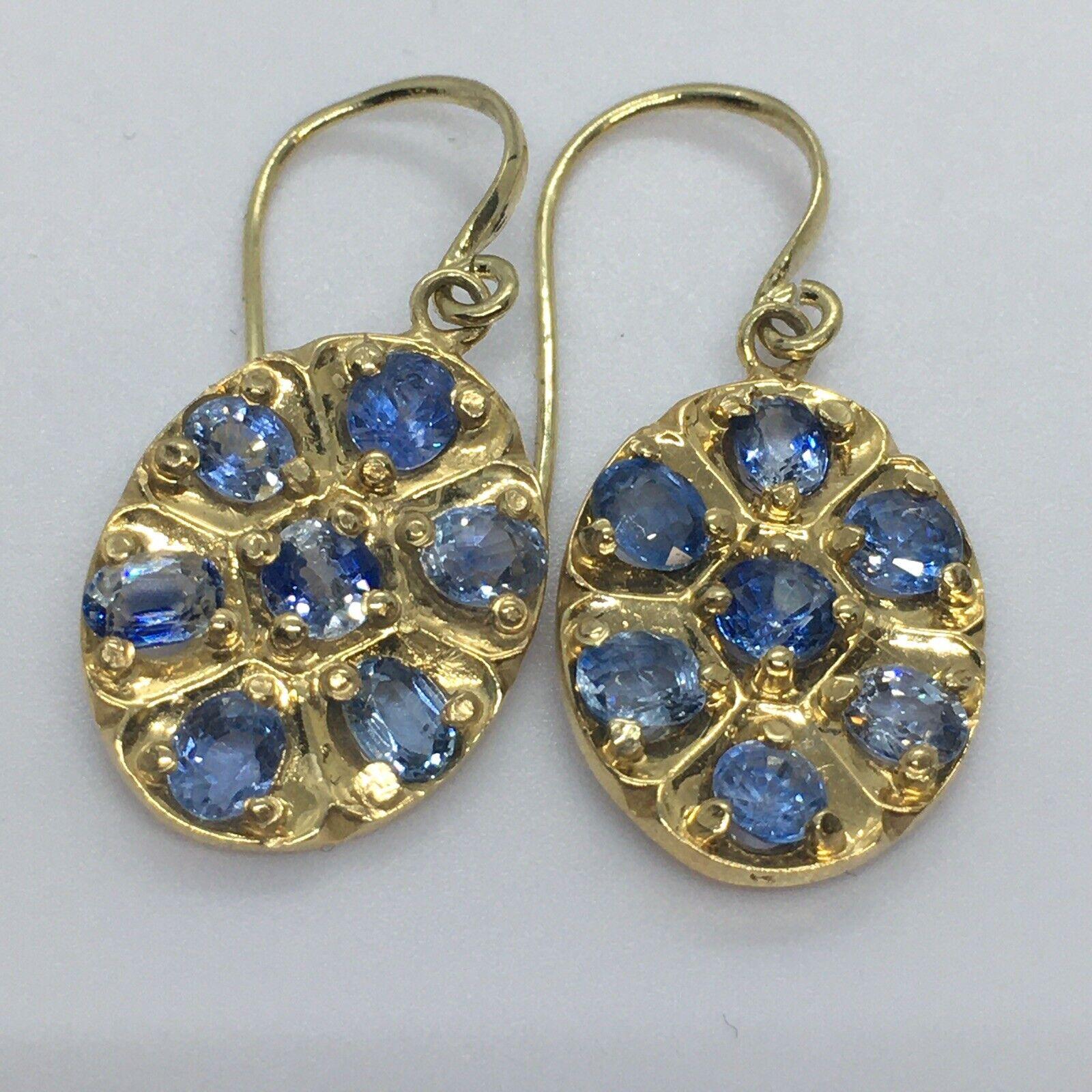 Modernista Orecchini a filo pendenti con zaffiro blu ovale in oro giallo massiccio 14K in vendita