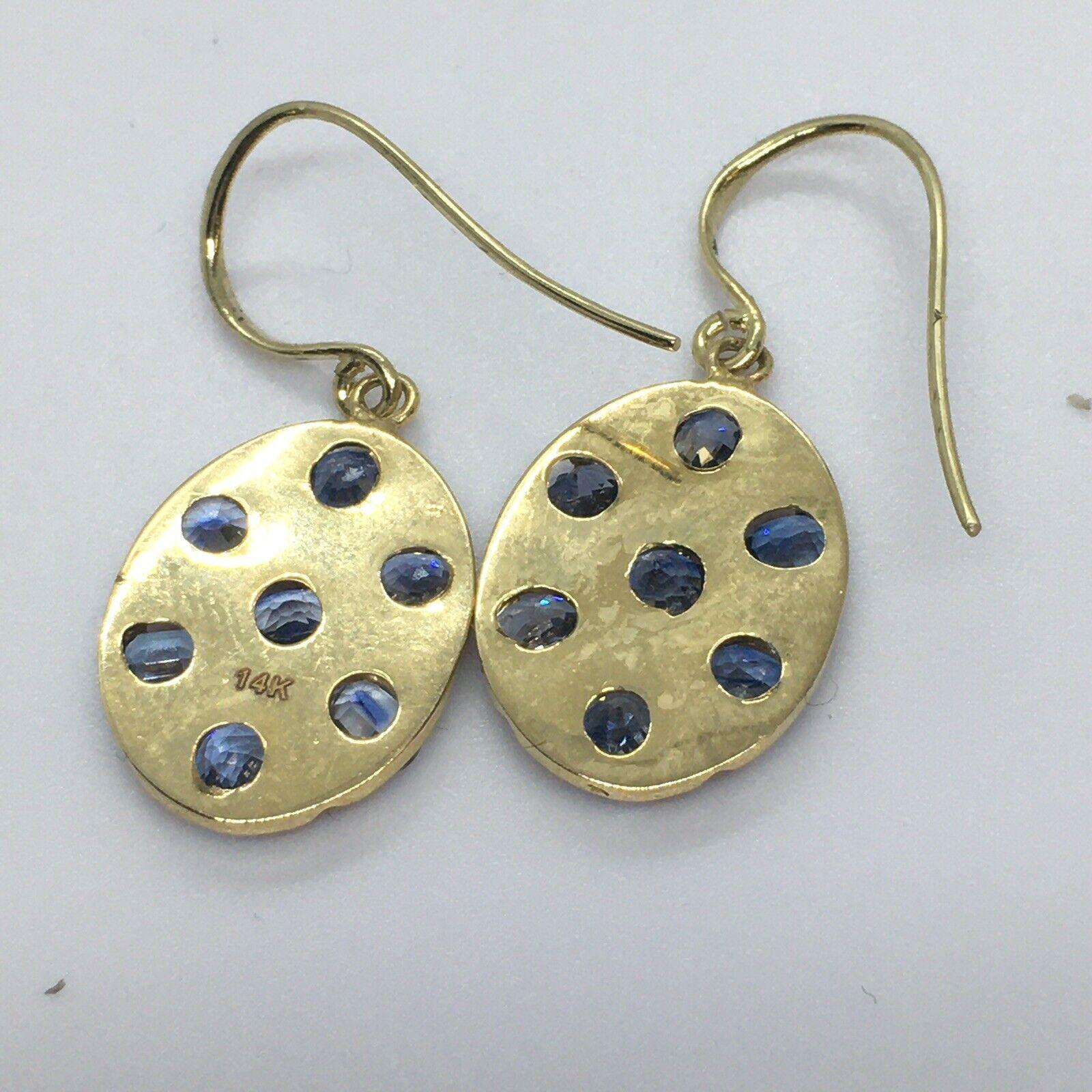 Taglio ovale Orecchini a filo pendenti con zaffiro blu ovale in oro giallo massiccio 14K in vendita