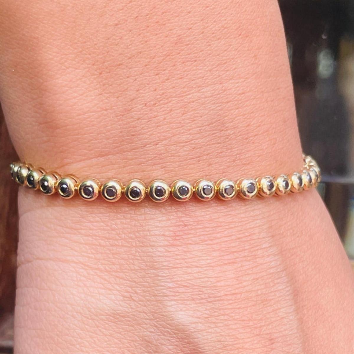 14k Solid Yellow Gold Round Cut Mounted Black Diamond Tennis Bracelet for Women In New Condition For Sale In New York, NY